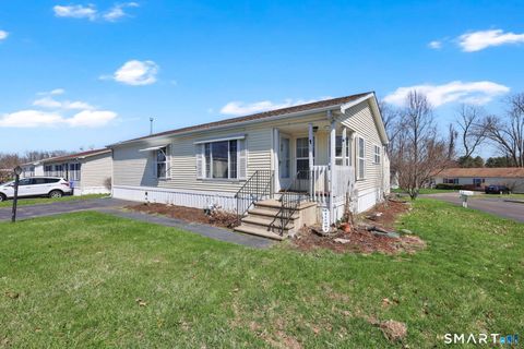 Photo of 1 Rose Court, East Windsor, CT 06088 (MLS # 24165666)