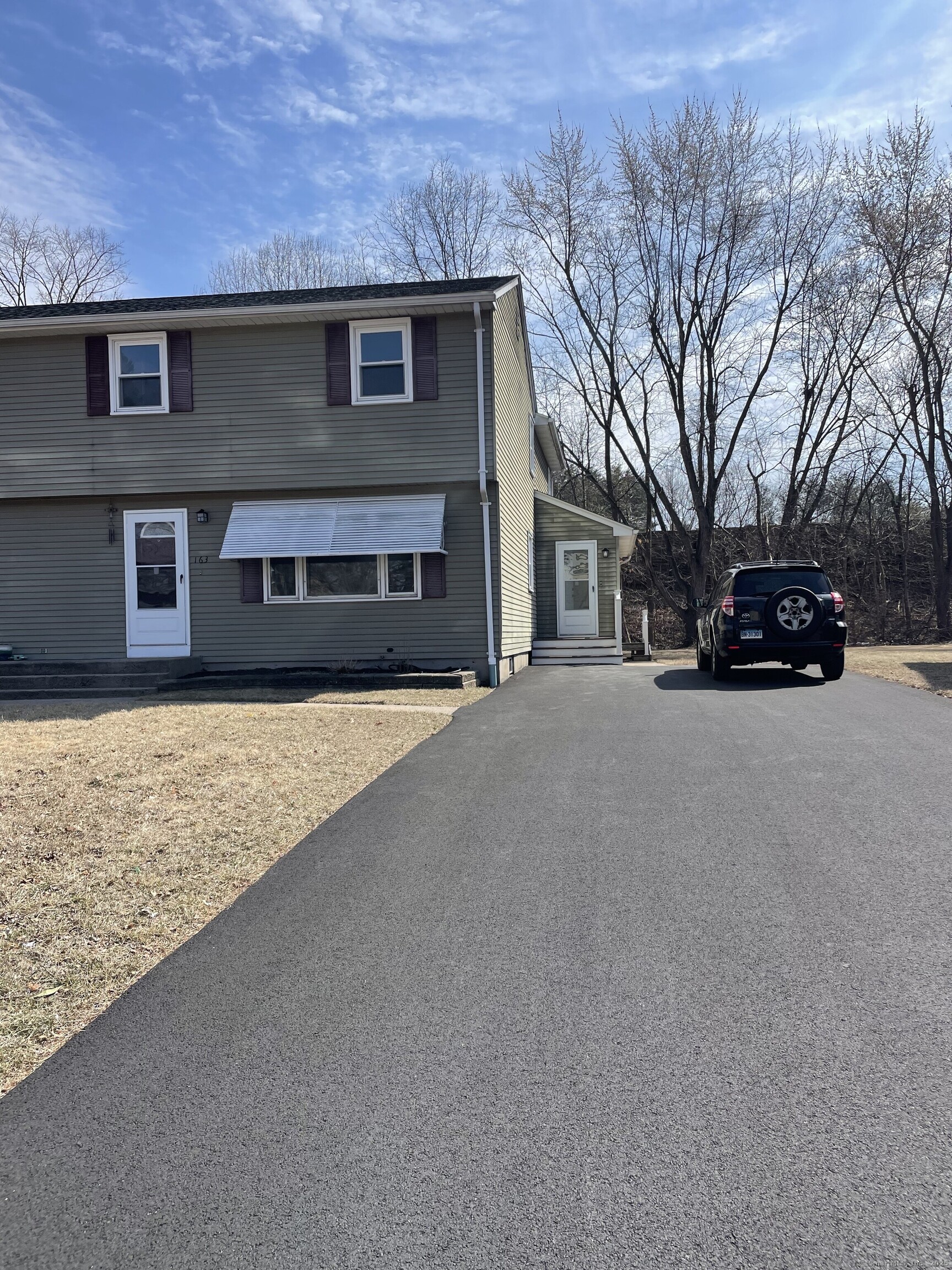 Rethal Street, Southington, Connecticut - 4 Bedrooms  
2 Bathrooms  
7 Rooms - 