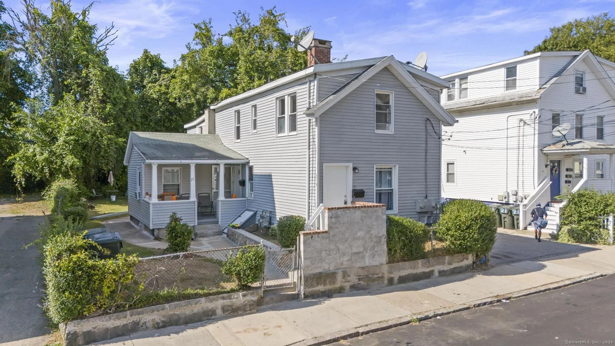 W Coit Street, New London, Connecticut - 4 Bedrooms  
2 Bathrooms  
8 Rooms - 