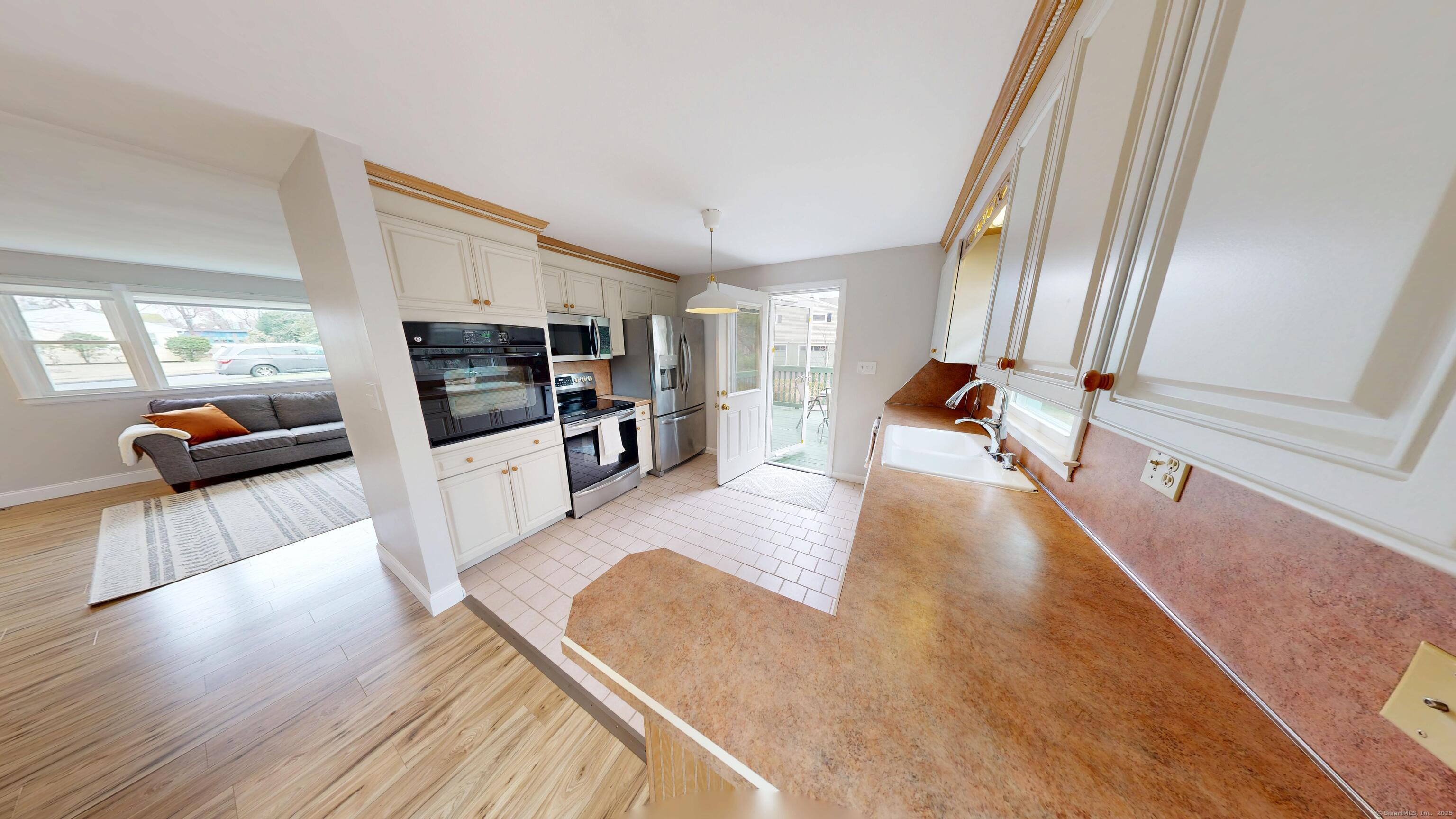 933 Farmington Drive, Cheshire, Connecticut image 9