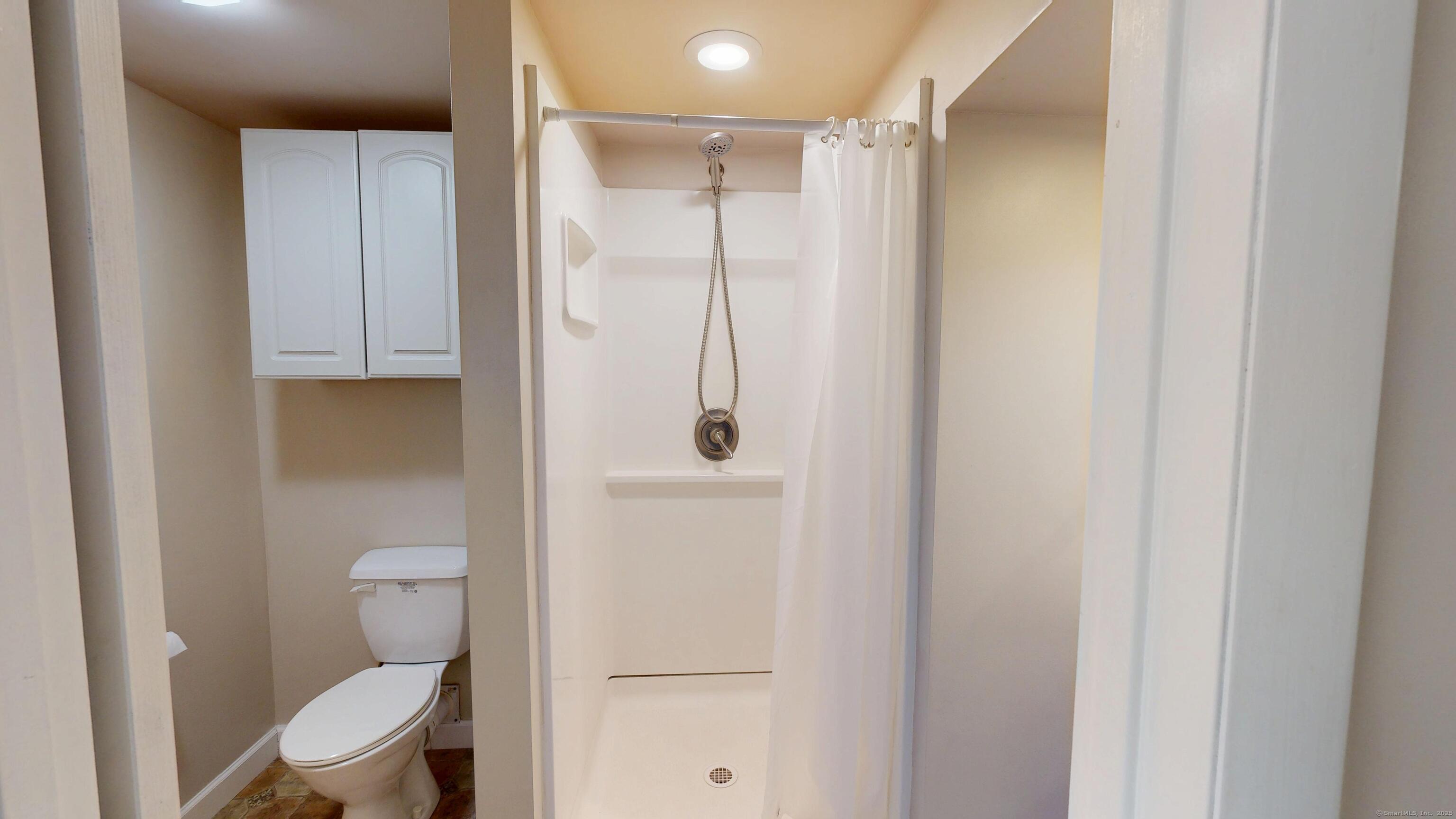 933 Farmington Drive, Cheshire, Connecticut image 25