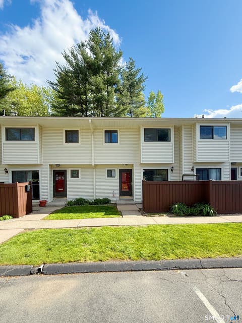 Condo For Sale - 7 Woodland Avenue #C<br/> Bloomfield, CT 06002