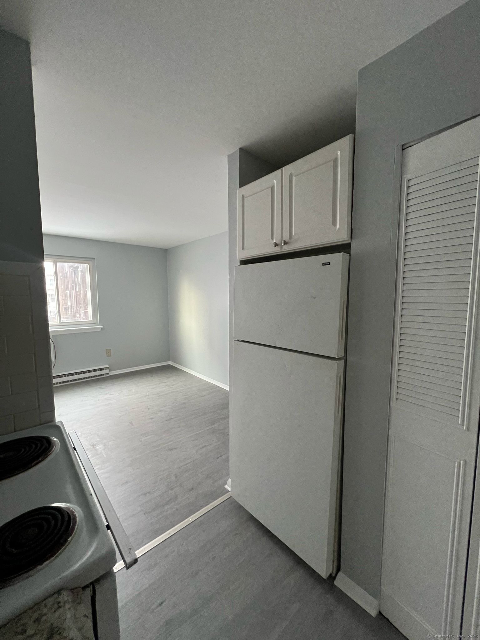 Rental Property at Saint Stephen Street B4, Bridgeport, Connecticut - Bedrooms: 1 
Bathrooms: 1 
Rooms: 2  - $1,300 MO.