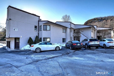 Condo For Sale - 146 Springside Avenue #B7<br/> New Haven, CT 06515