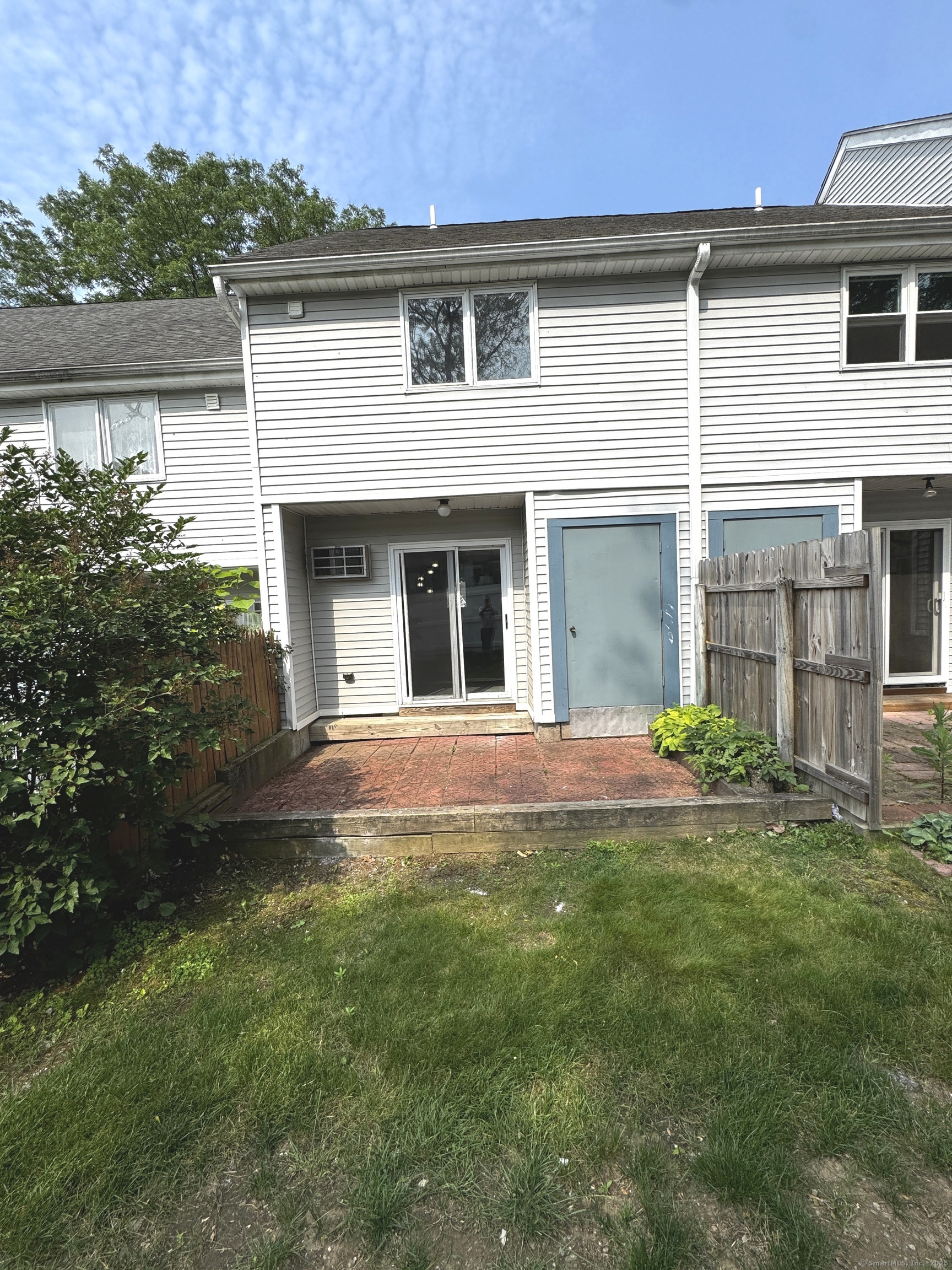 28 Third Street 24