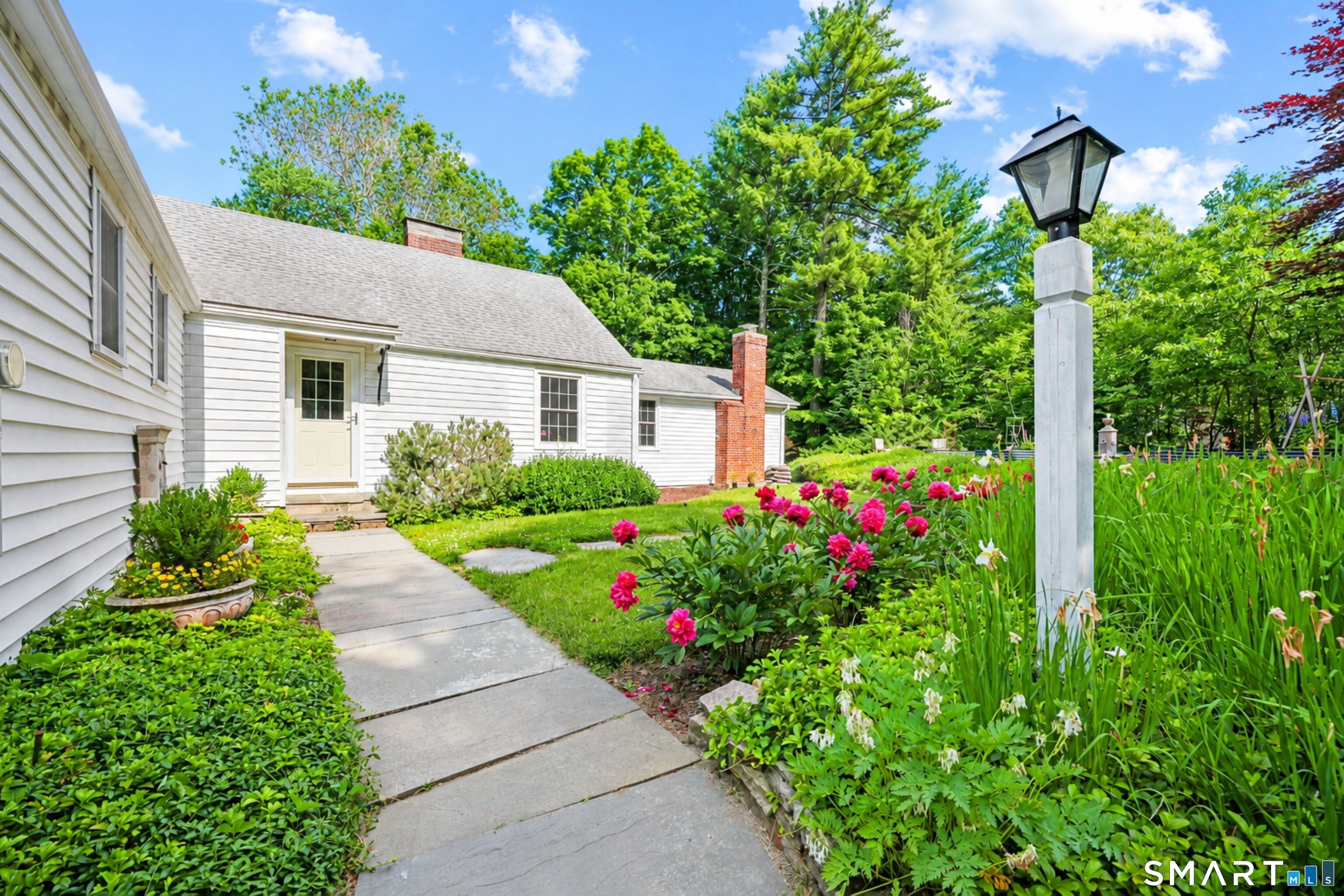 380 Lovely Street