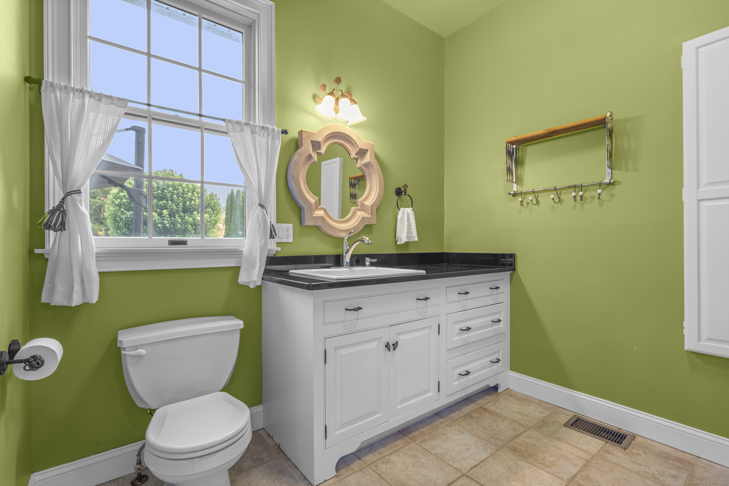 Burlington, Connecticut 06013, United States, 4 Bedrooms Bedrooms, ,5 BathroomsBathrooms,Residential,Active,178649