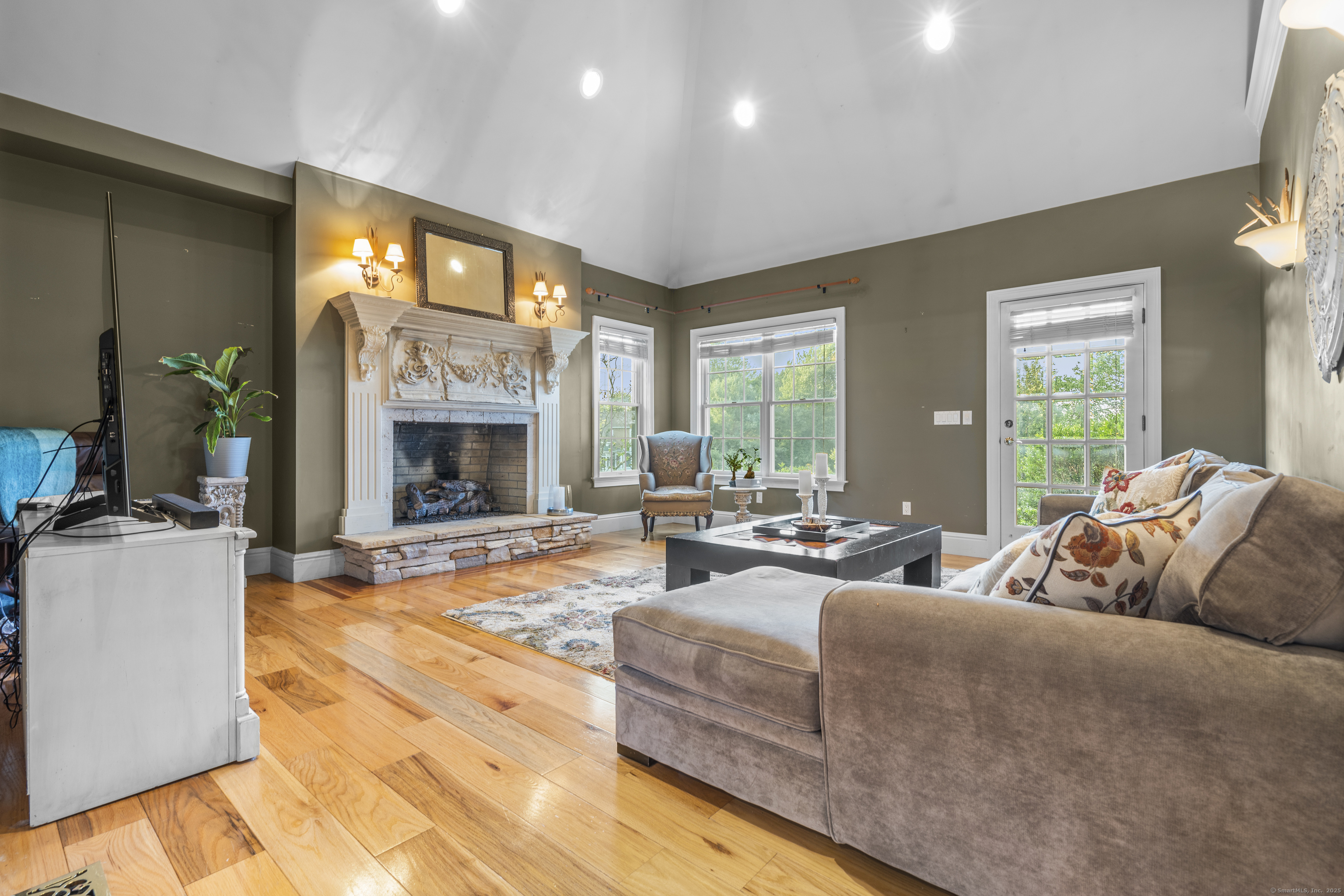 Burlington, Connecticut 06013, United States, 4 Bedrooms Bedrooms, ,5 BathroomsBathrooms,Residential,Active,178649