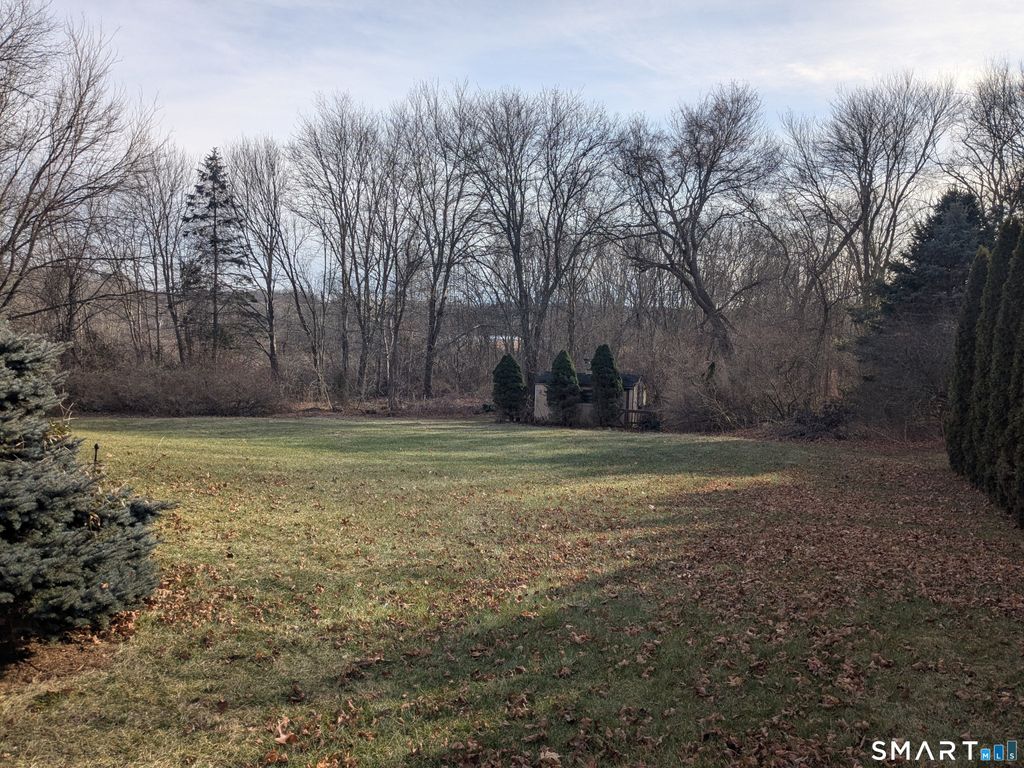 Photo of 14 Hansen Farm Road, North Haven, CT 06473 (MLS # 24146903)