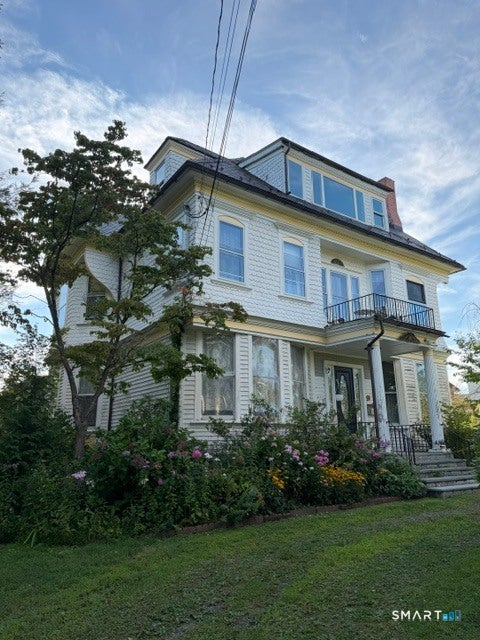 94 Deer Hill Avenue