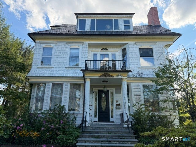 94 Deer Hill Avenue