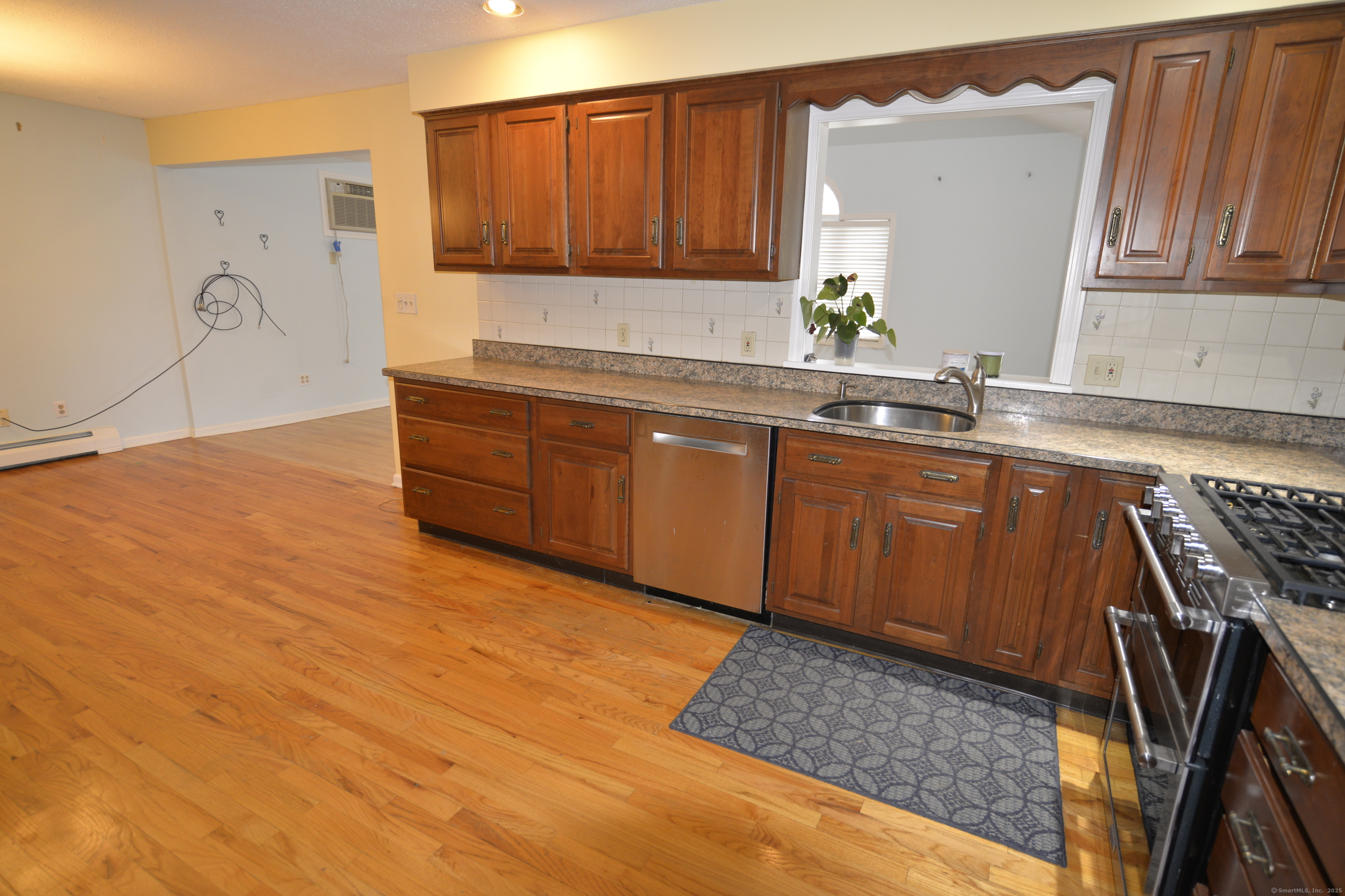 665 Jeremy Swamp Road, Southbury, Connecticut image 3