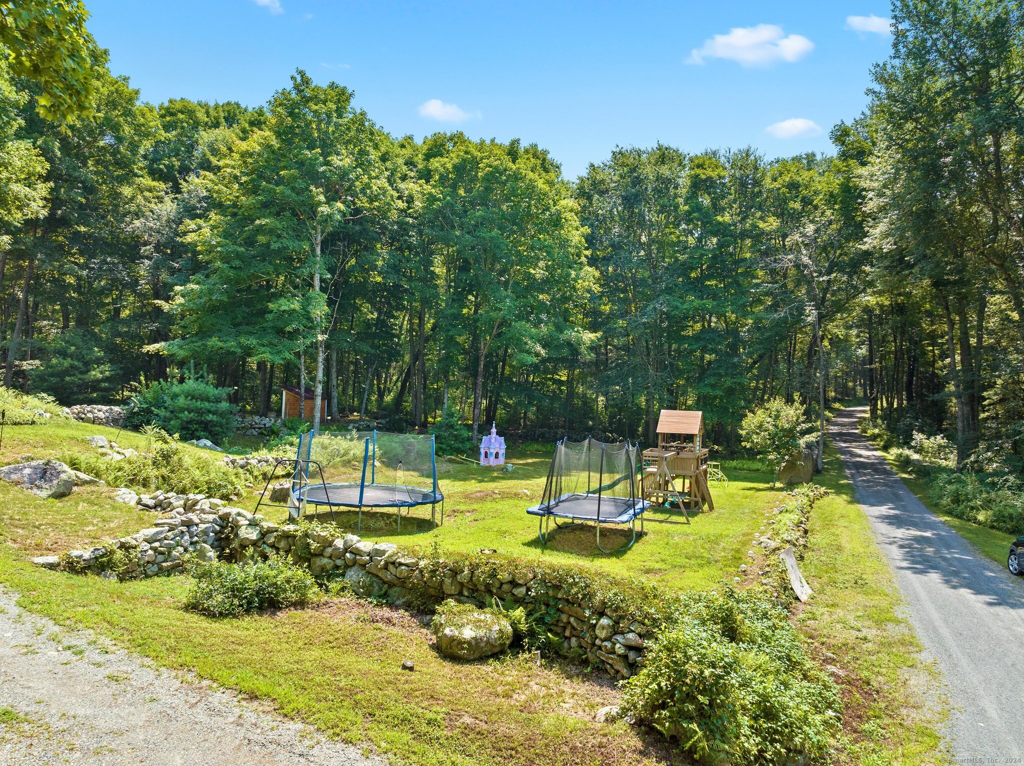 Voluntown, Connecticut 06384, United States, 3 Bedrooms Bedrooms, ,4 BathroomsBathrooms,Residential,Pending,78392