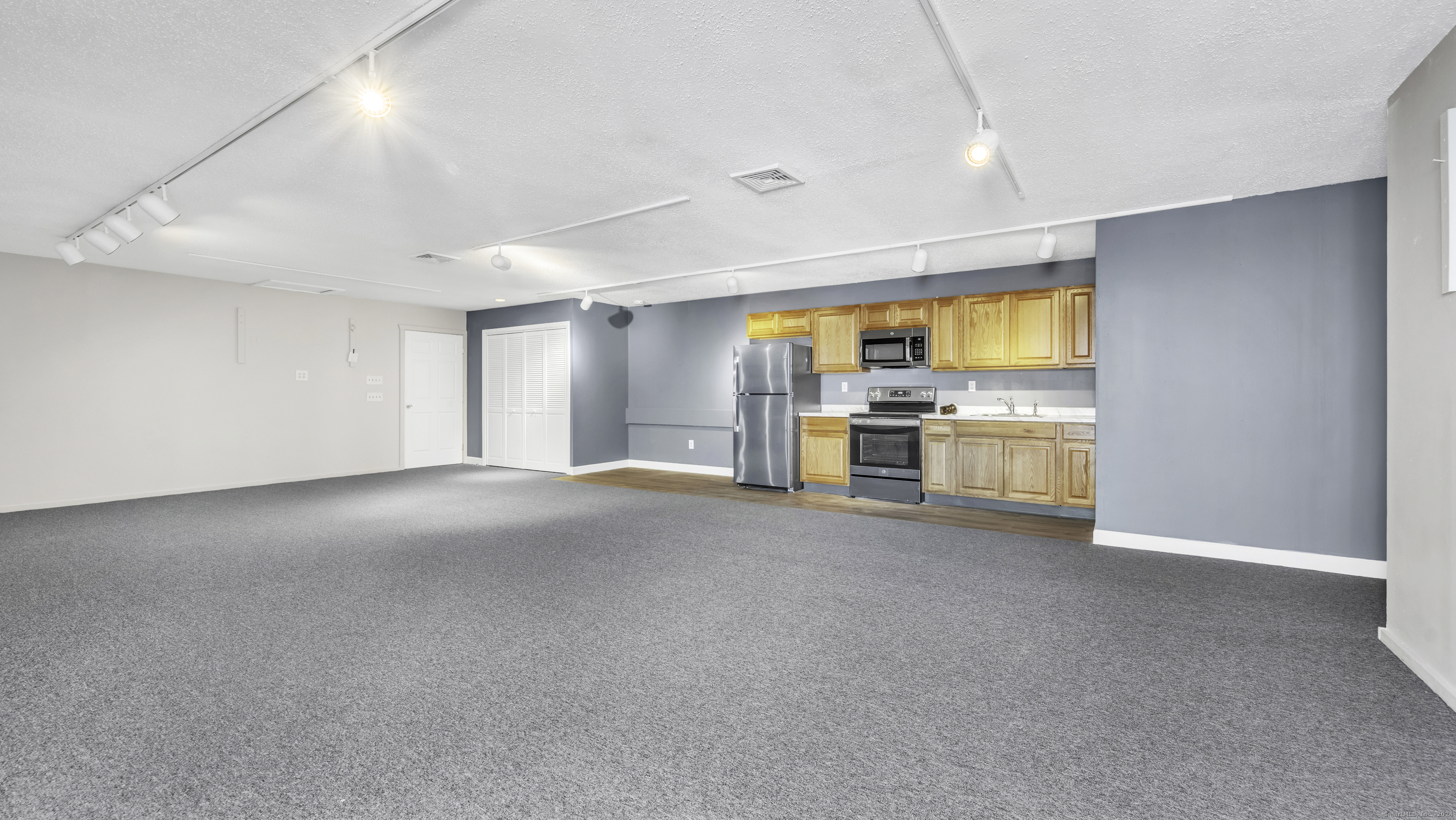 224 Hartford Turnpike