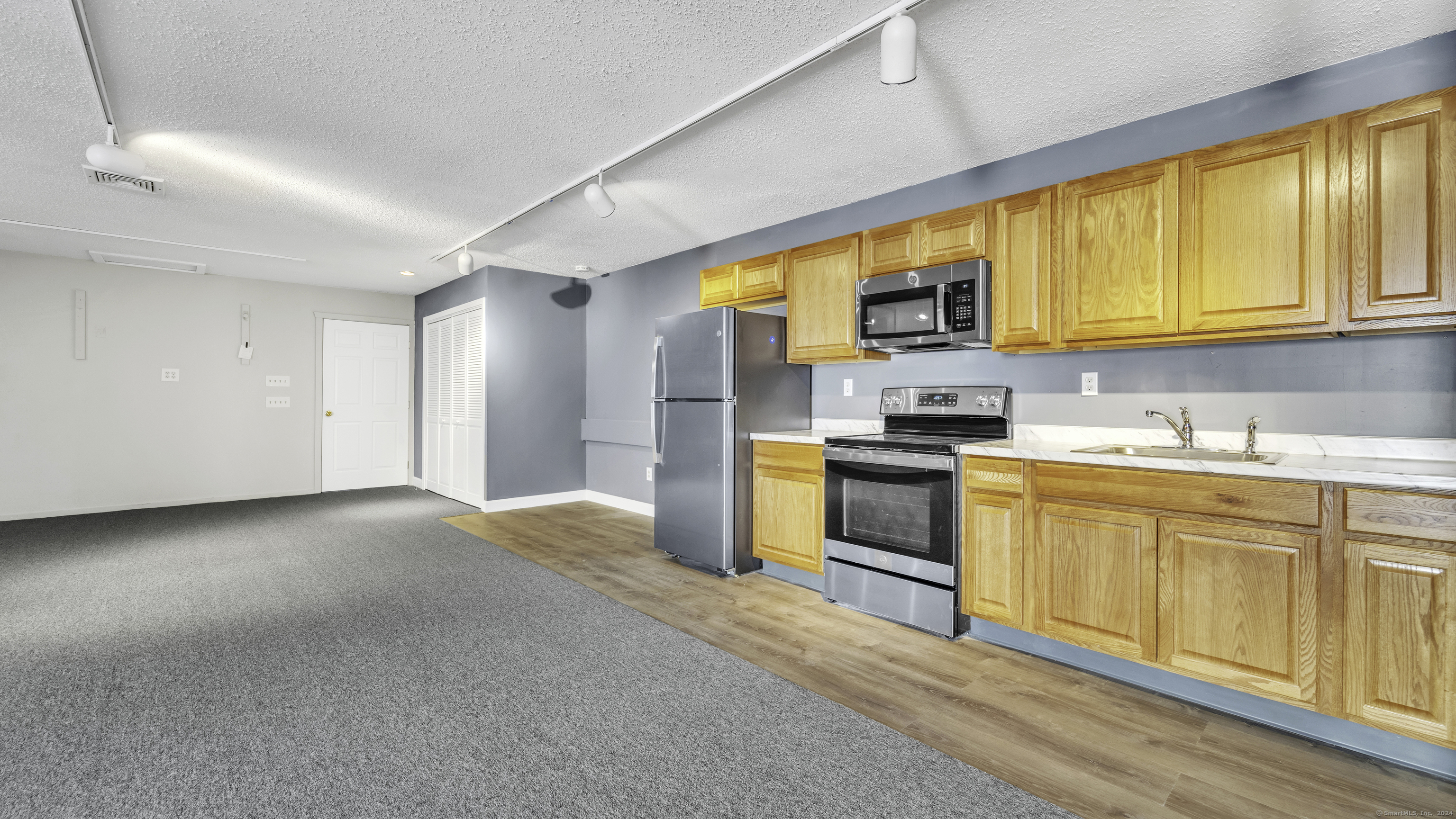 224 Hartford Turnpike