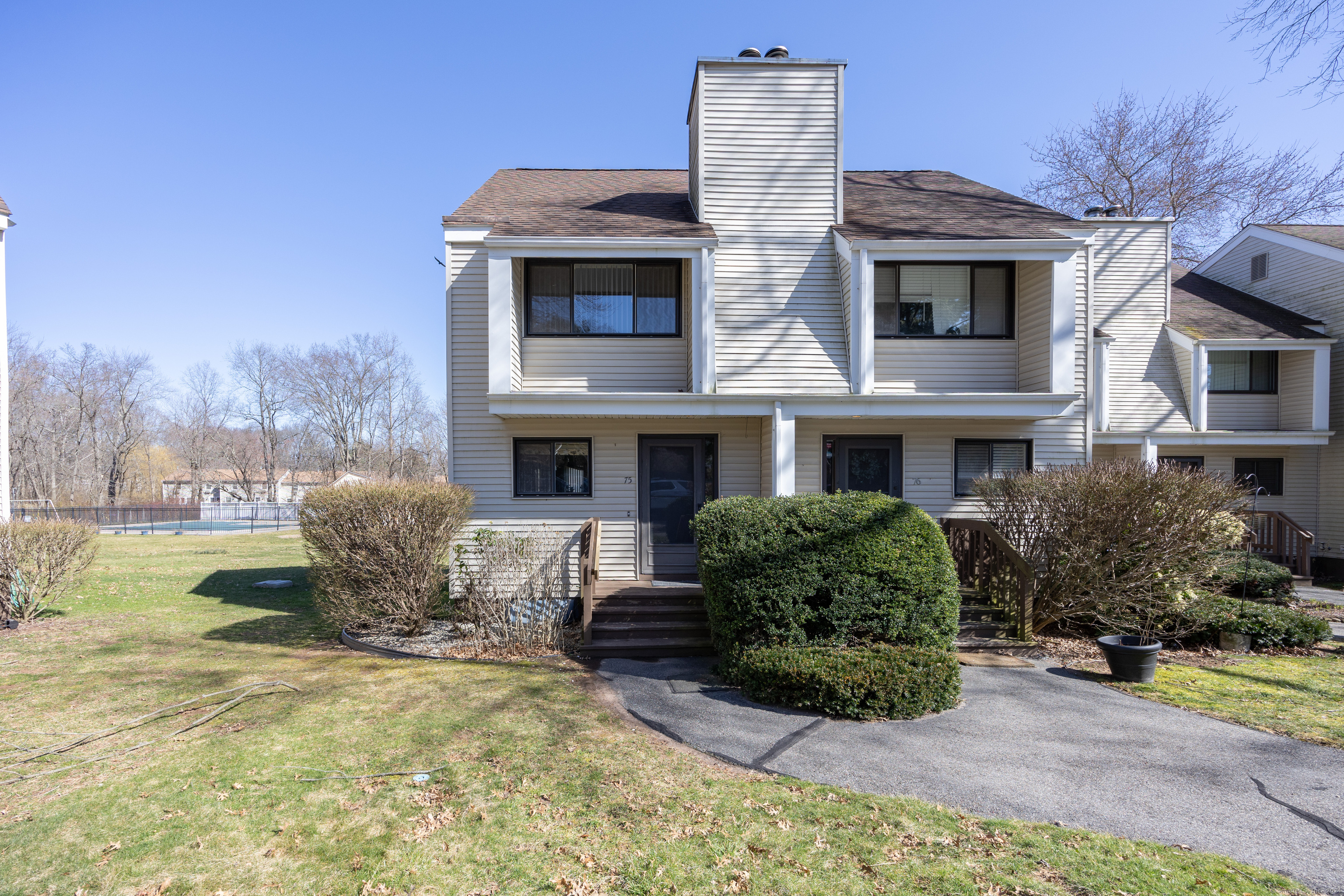 75 Spice Hill Drive 75, Wallingford, Connecticut - 2 Bedrooms  
2.5 Bathrooms  
5 Rooms - 