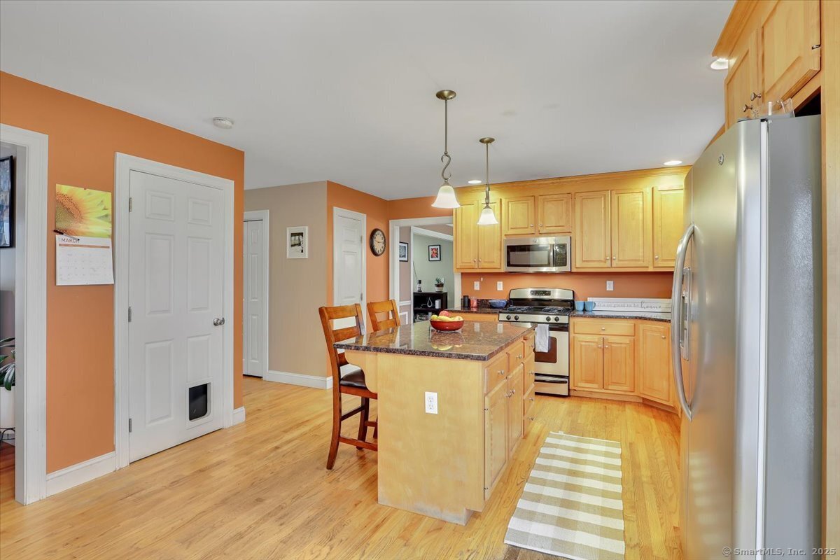 6 Oakwood Drive, Beacon Falls, Connecticut image 12
