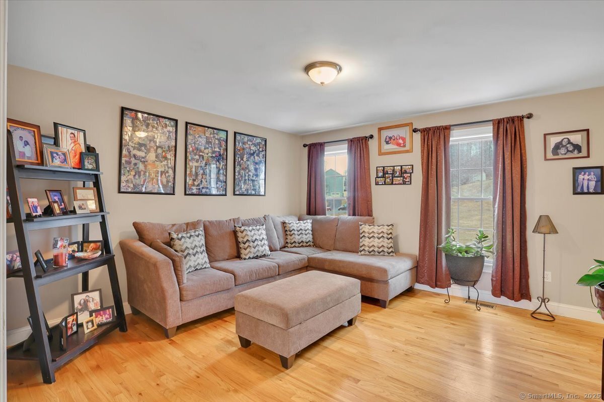 6 Oakwood Drive, Beacon Falls, Connecticut image 15