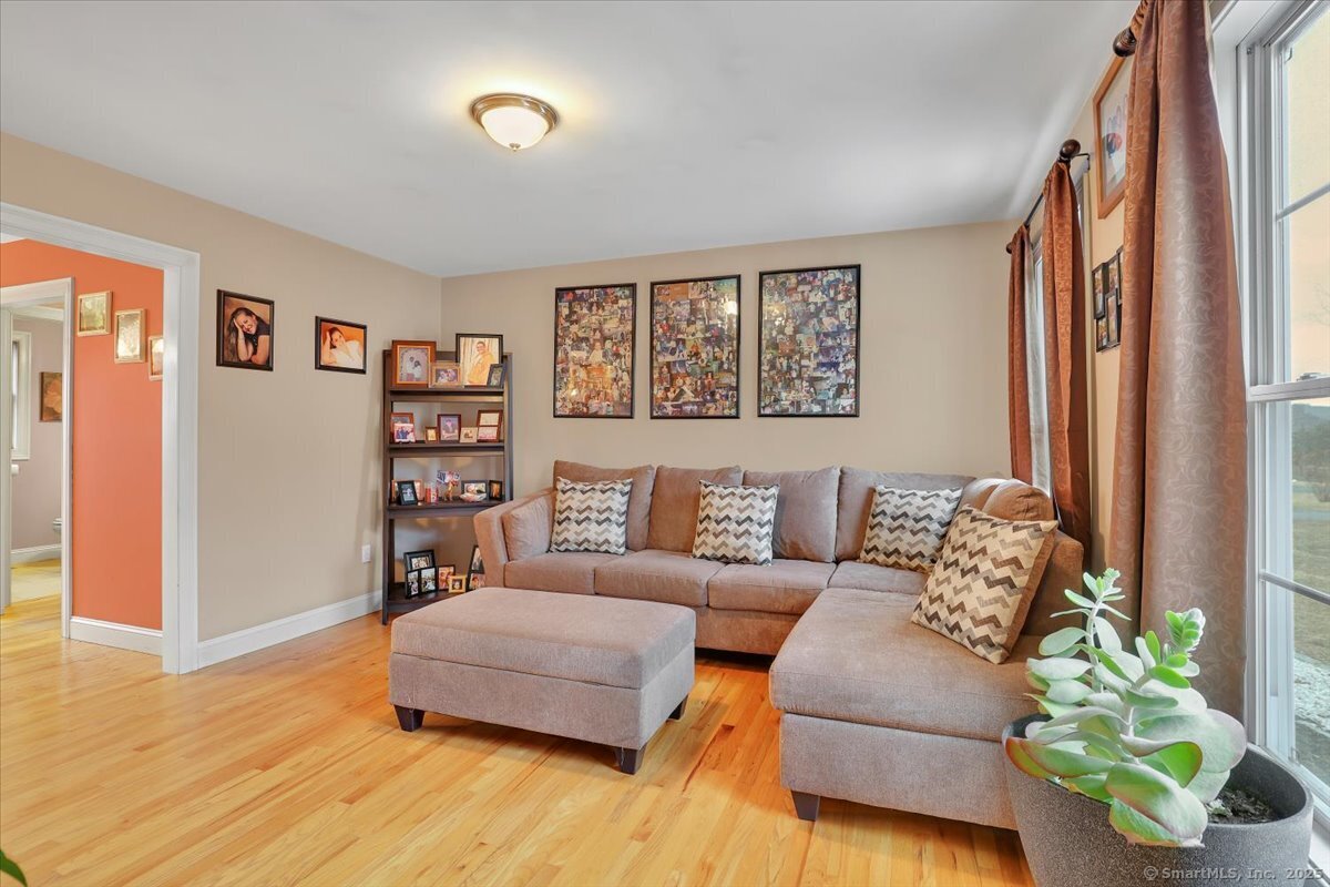 6 Oakwood Drive, Beacon Falls, Connecticut image 16