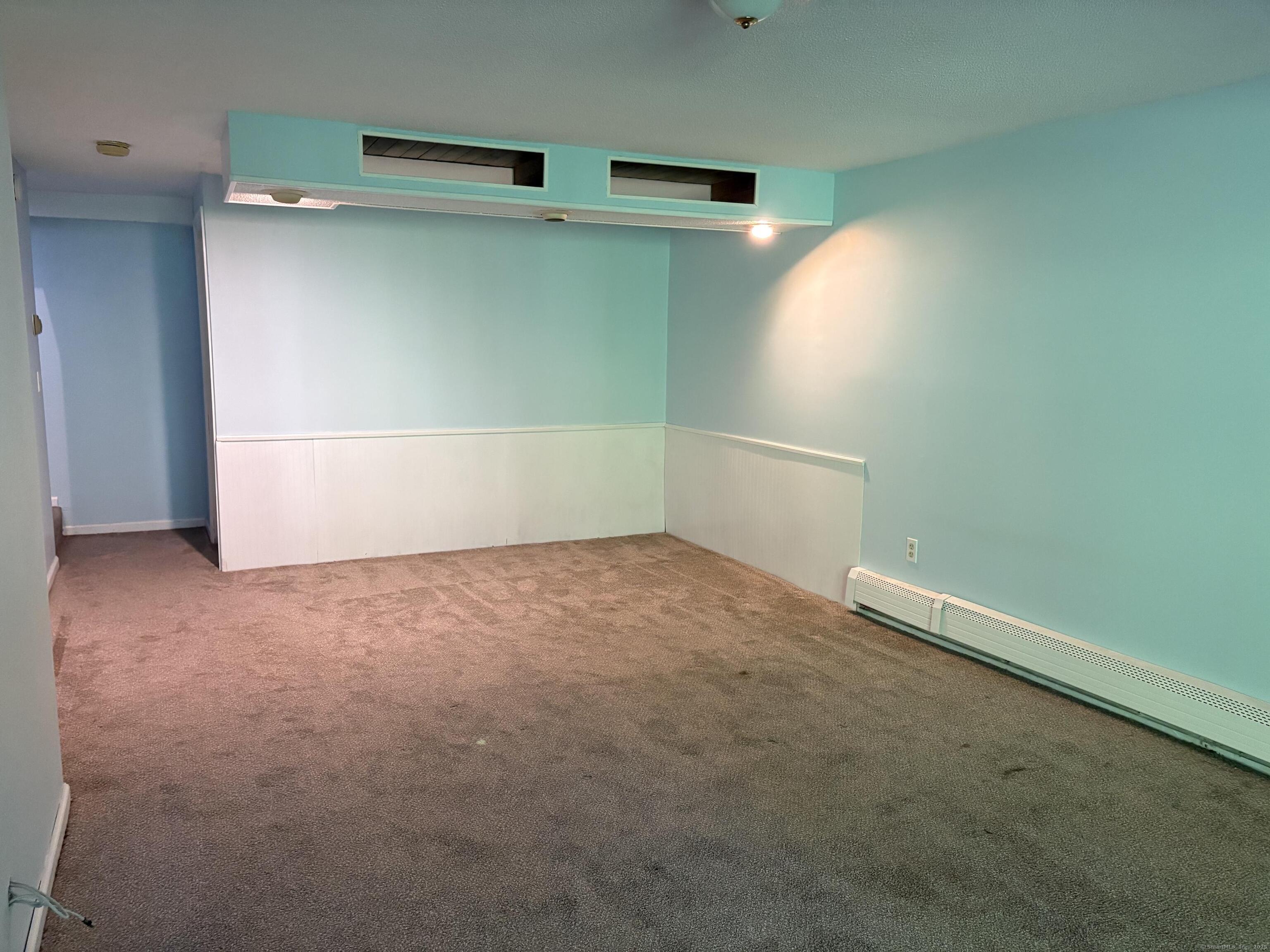 Colchester, Connecticut 06415, United States, 2 Bedrooms Bedrooms, ,2 BathroomsBathrooms,Residential,Pending,138337