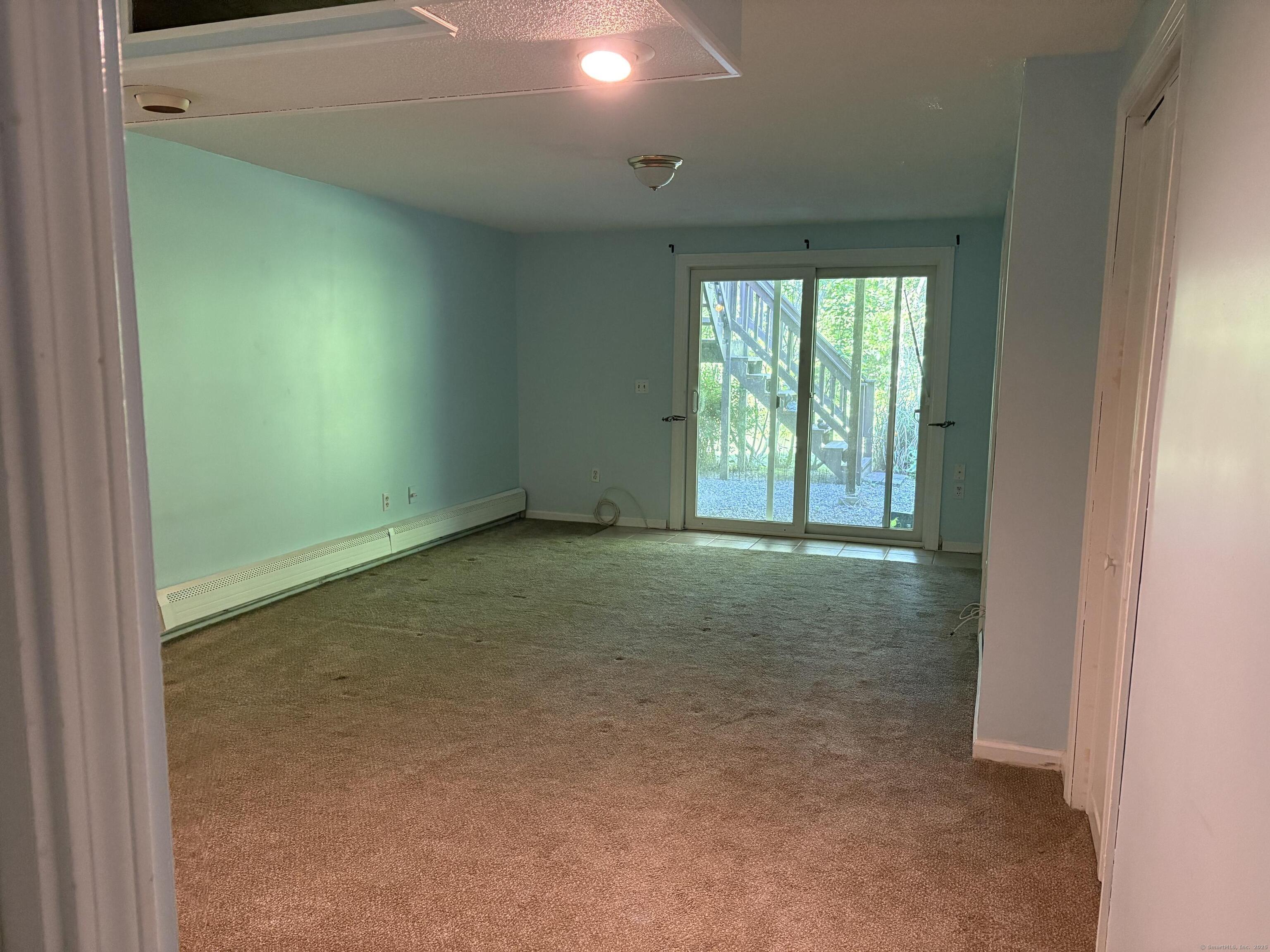 Colchester, Connecticut 06415, United States, 2 Bedrooms Bedrooms, ,2 BathroomsBathrooms,Residential,Pending,138337