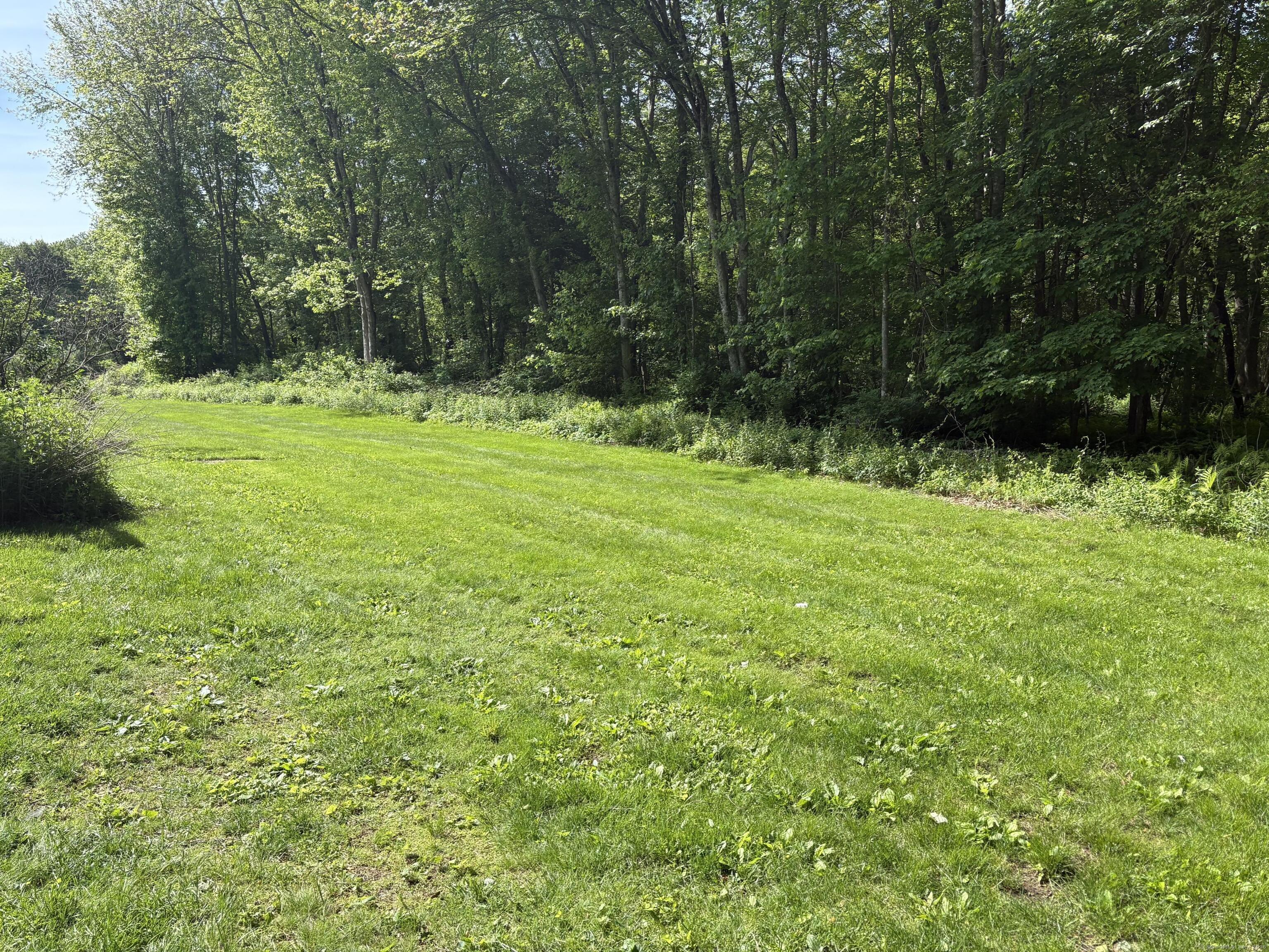 Colchester, Connecticut 06415, United States, 2 Bedrooms Bedrooms, ,2 BathroomsBathrooms,Residential,Pending,138337