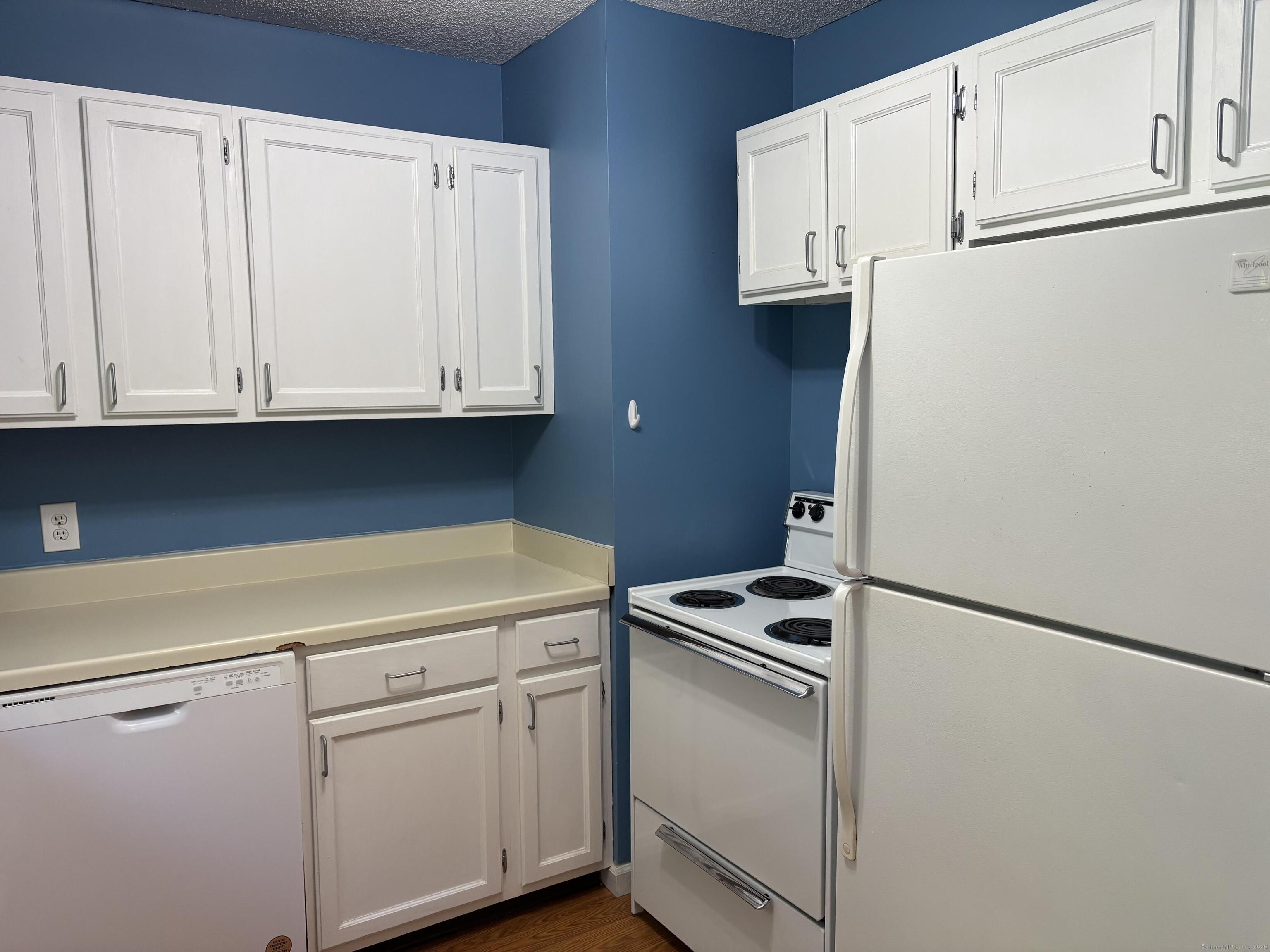 Colchester, Connecticut 06415, United States, 2 Bedrooms Bedrooms, ,2 BathroomsBathrooms,Residential,Pending,138337