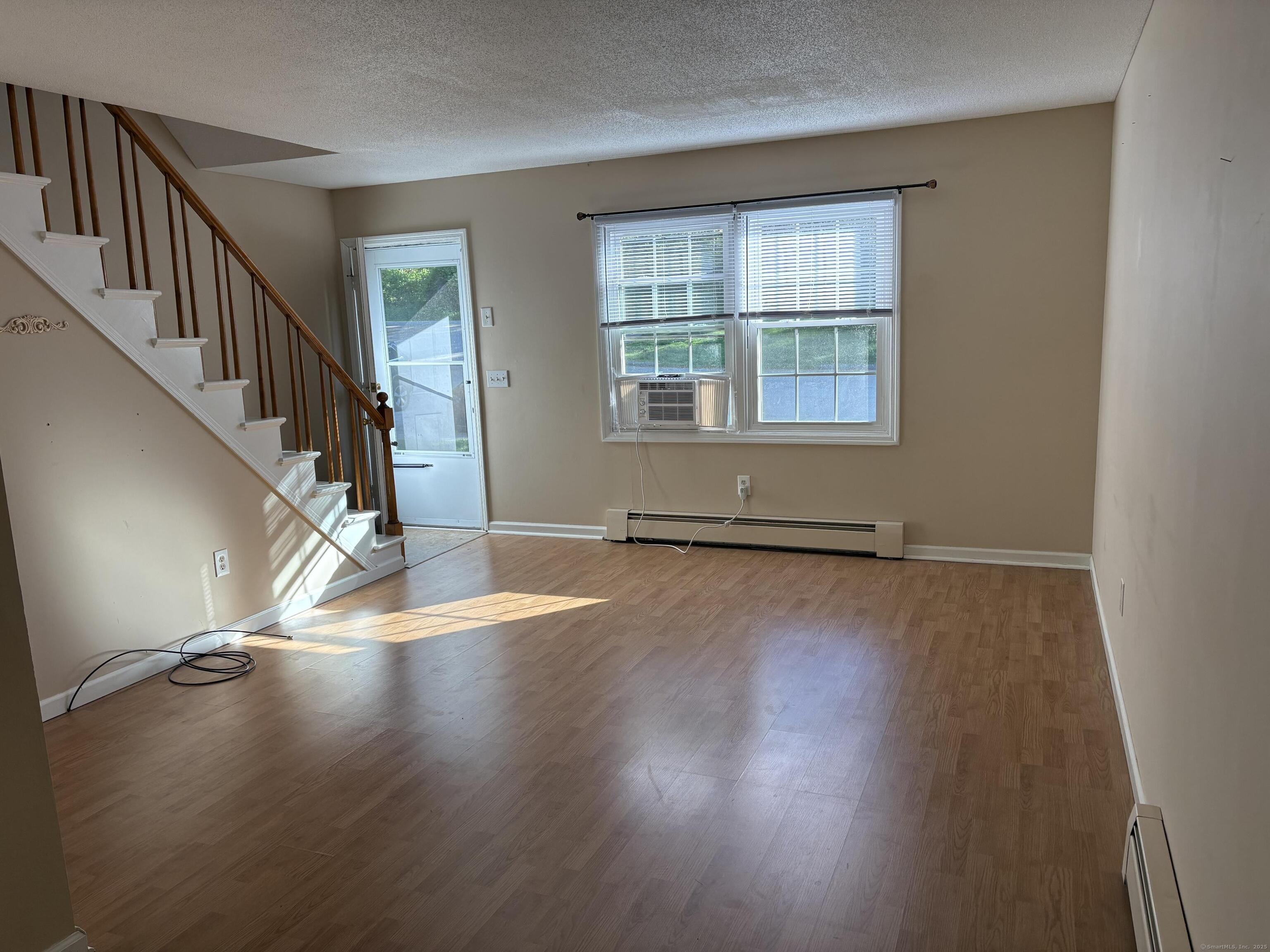 Colchester, Connecticut 06415, United States, 2 Bedrooms Bedrooms, ,2 BathroomsBathrooms,Residential,Pending,138337