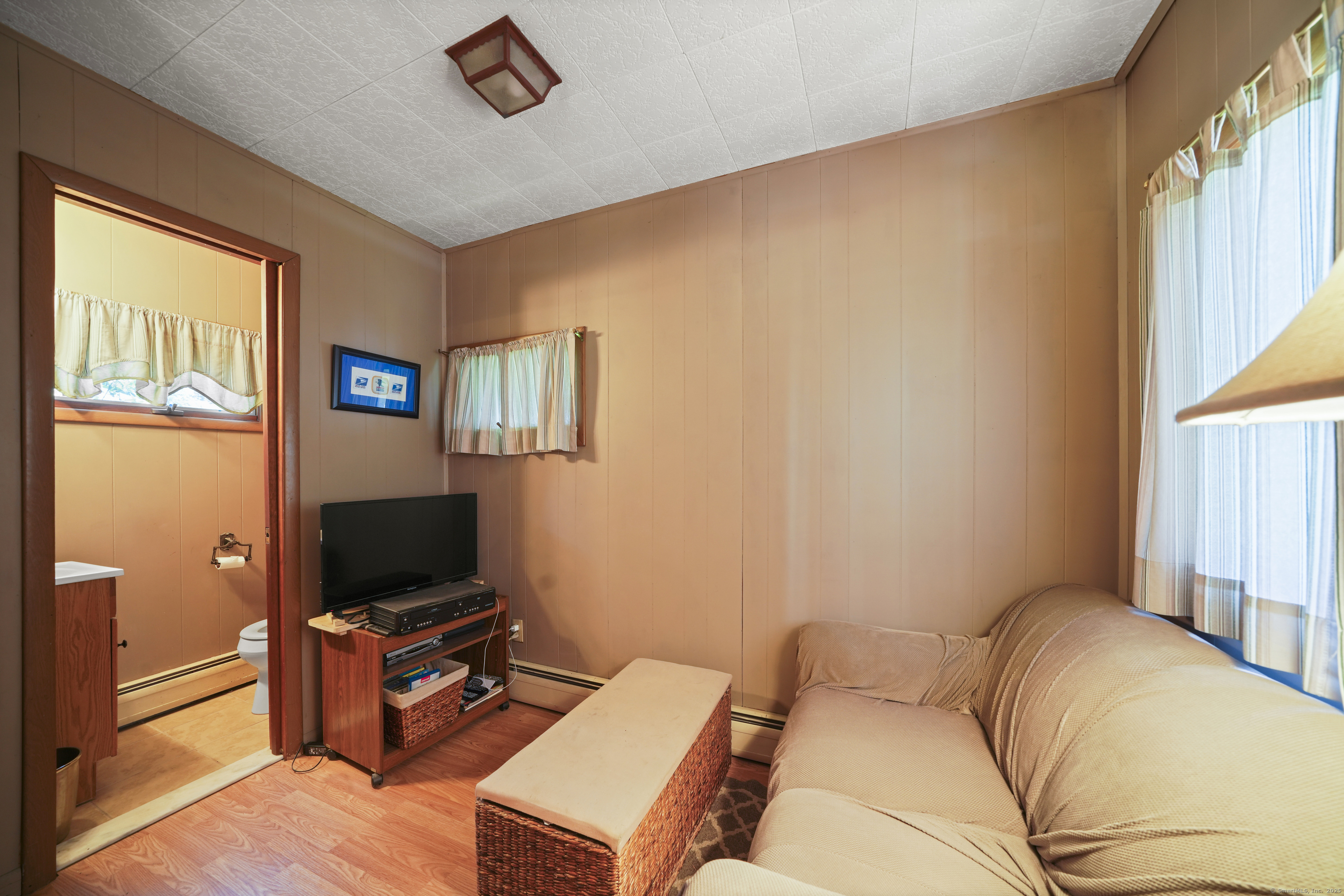 Meriden, Connecticut 06451, United States, 3 Bedrooms Bedrooms, ,2 BathroomsBathrooms,Residential,Active,185579