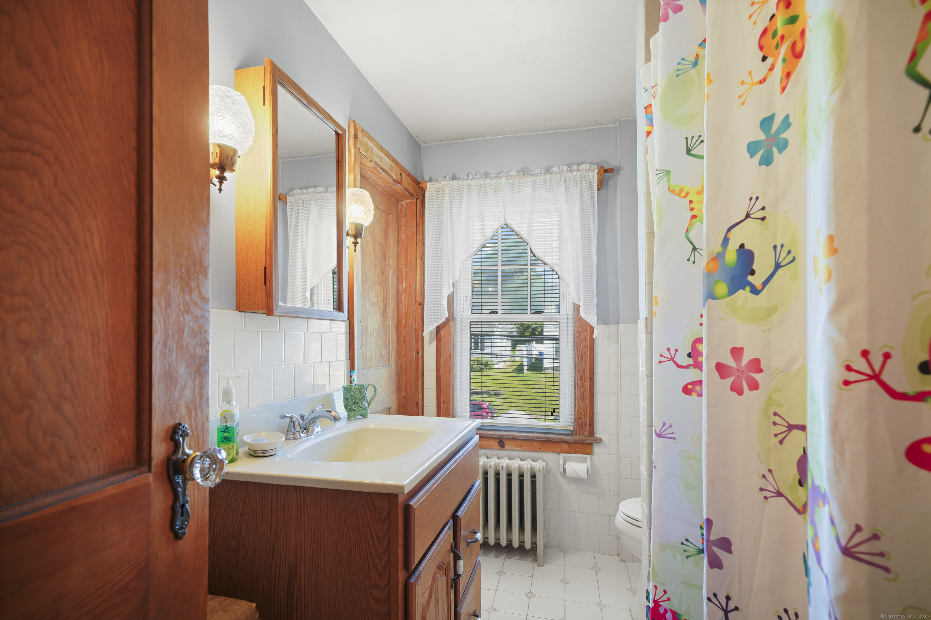 Meriden, Connecticut 06451, United States, 3 Bedrooms Bedrooms, ,2 BathroomsBathrooms,Residential,Active,185579