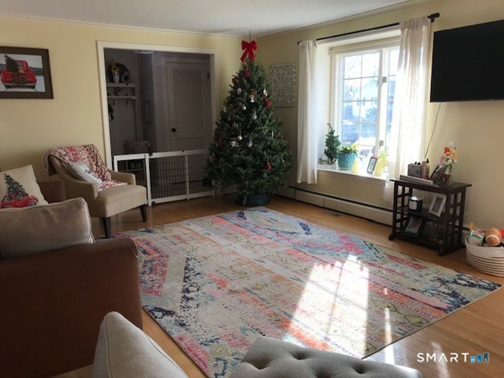 Photo of 14 Ivy Lane, Wethersfield, CT 06109 (MLS # 24145677)