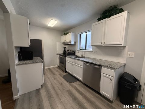 136 High Path Road 136 Windsor CT 06095