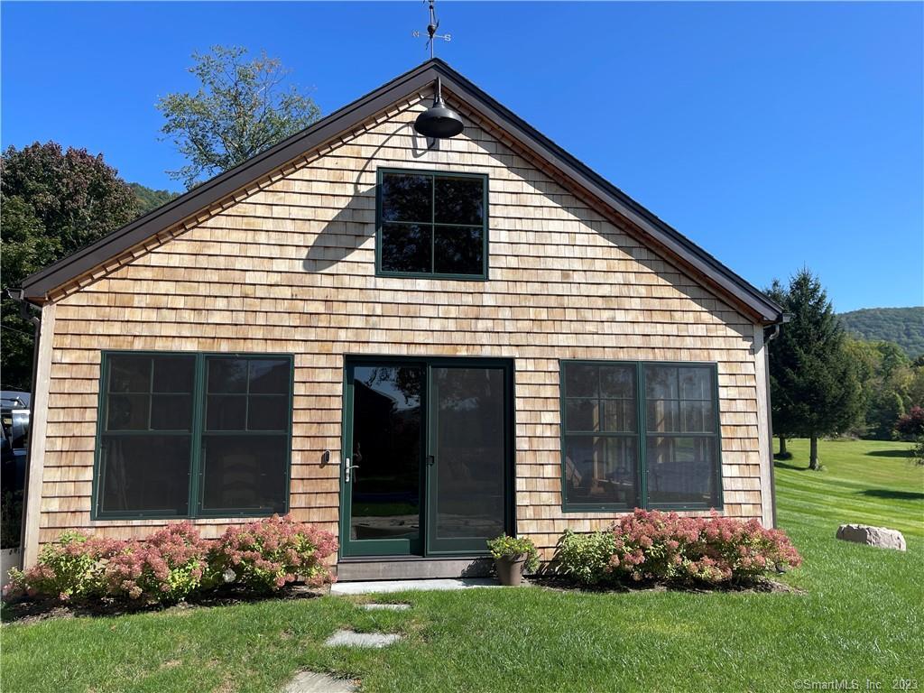 292 Twin Lakes Road, Salisbury, Connecticut - 1 Bedrooms  
1 Bathrooms  
3 Rooms - 