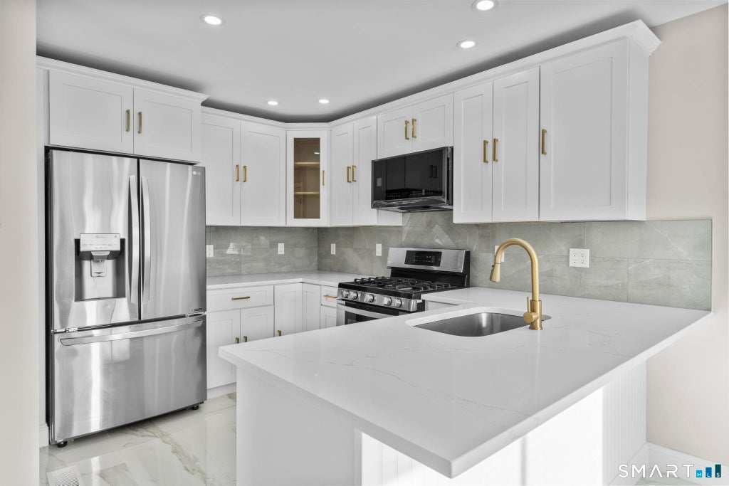 Photo of 23 Birch Lane #H, East Haven, CT 06513 (MLS # 24208640)