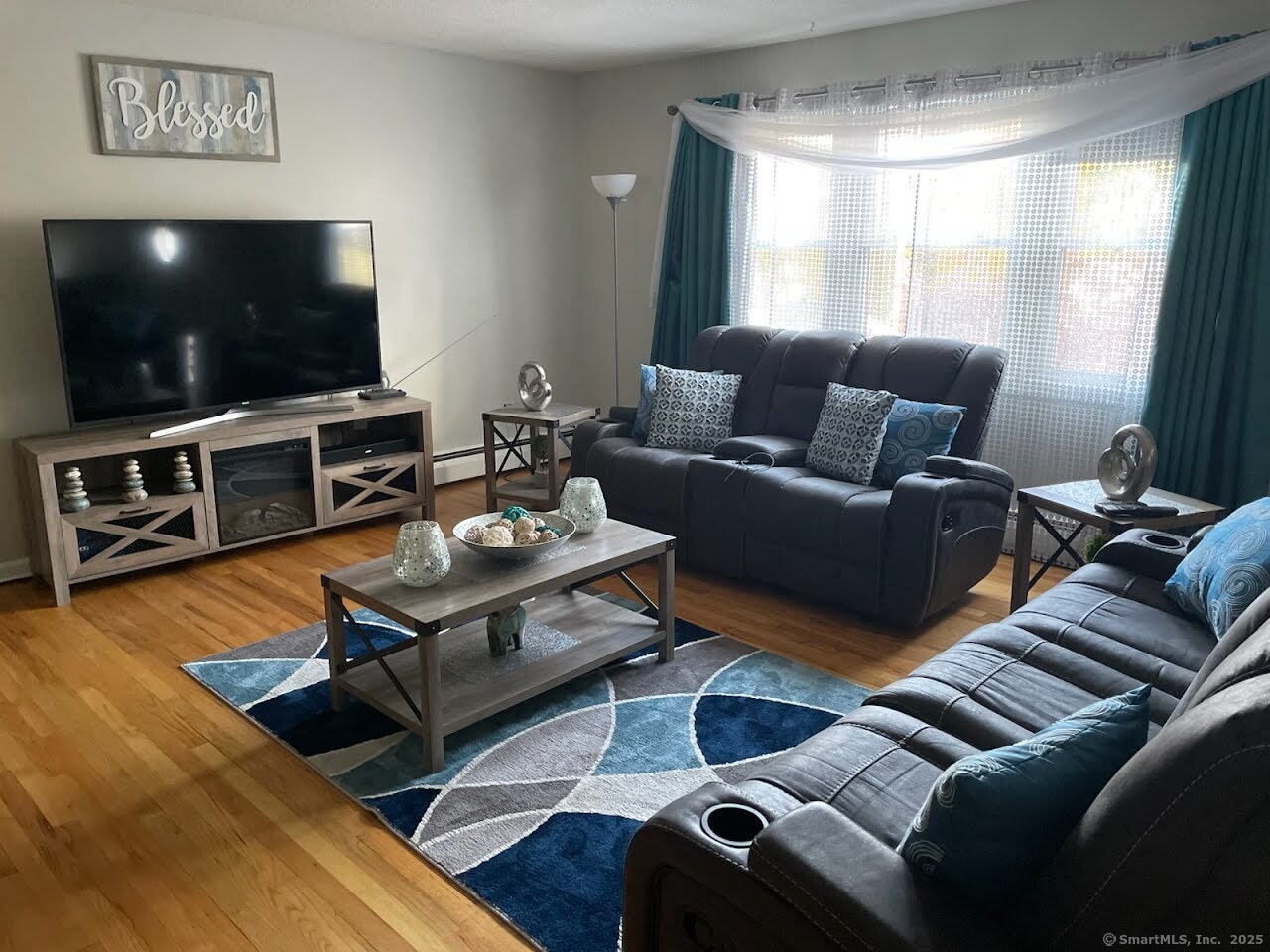 Waterbury, Connecticut 06710, United States, 3 Bedrooms Bedrooms, ,2 BathroomsBathrooms,Residential,Active,197538