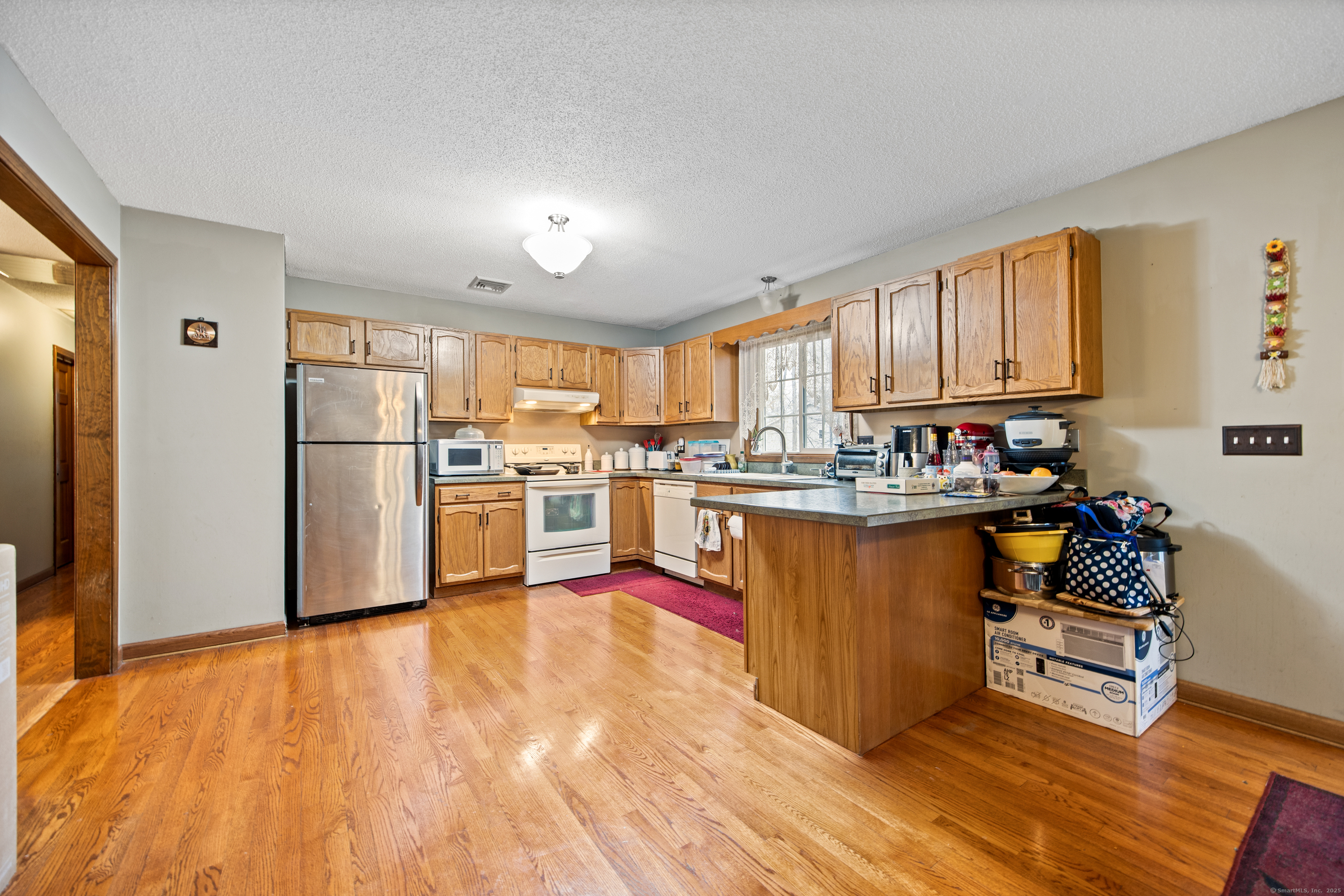 28 Redwood Lane, Berlin, Connecticut image 9