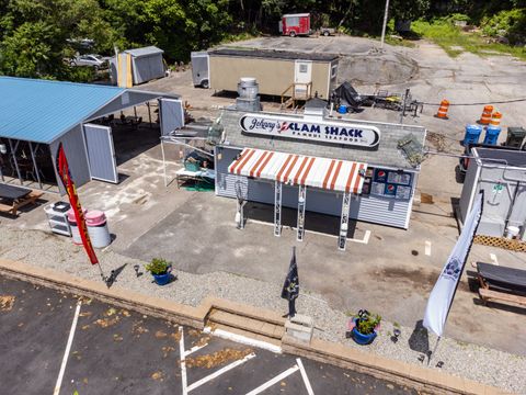 184 North Main Street Norwich CT 06360