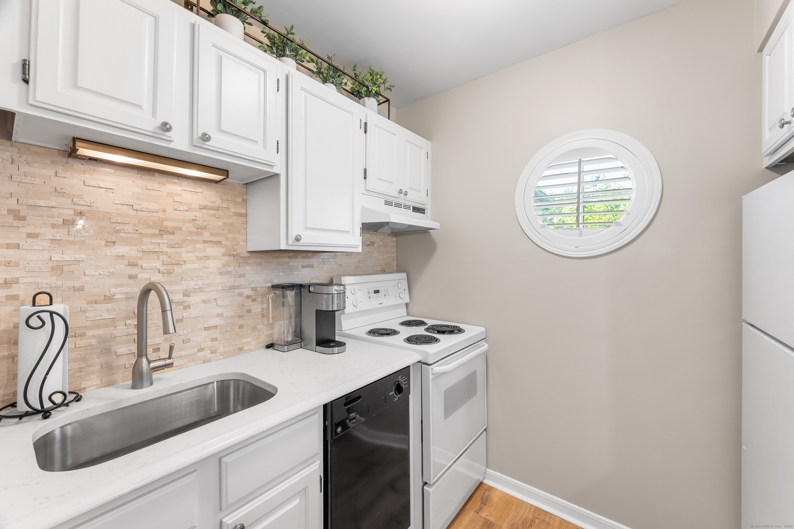 2124 Old Pond Lane 2124