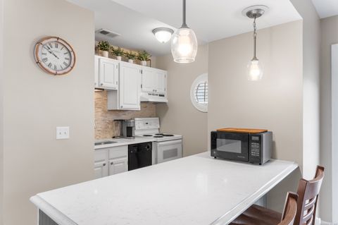 2124 Old Pond Lane 2124 Norwich CT 06360