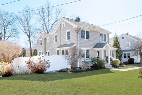 64 Middlesex Road Darien CT 06820