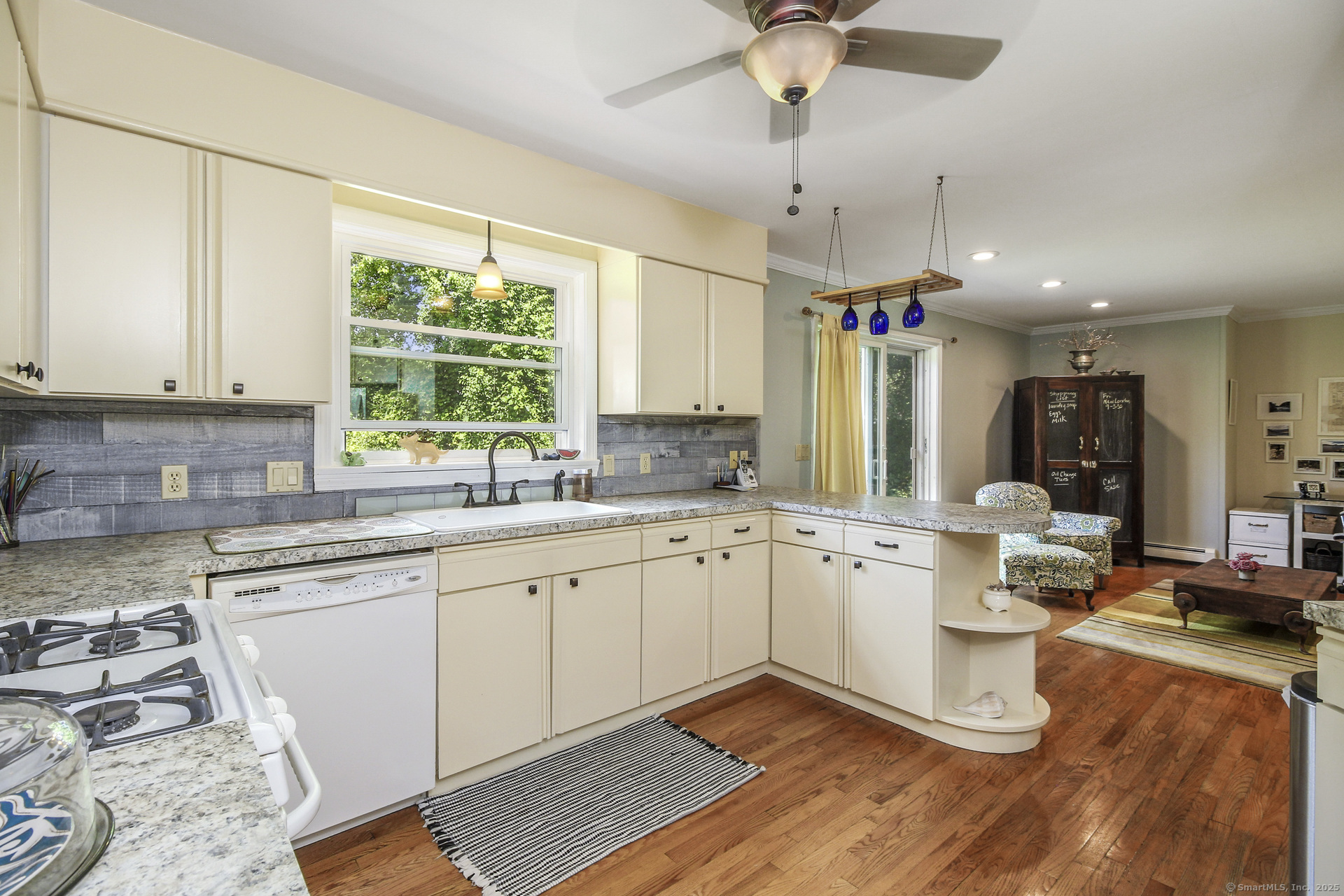 104 S Montowese Street, Branford, Connecticut image 9