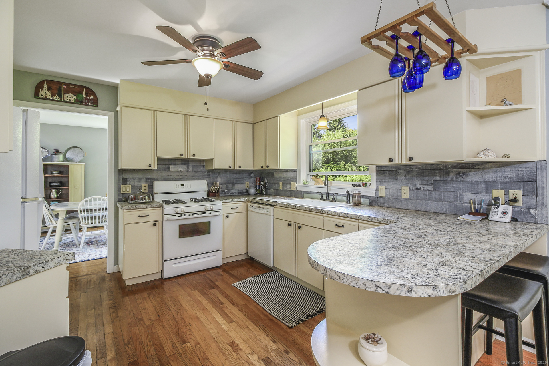 104 S Montowese Street, Branford, Connecticut image 10