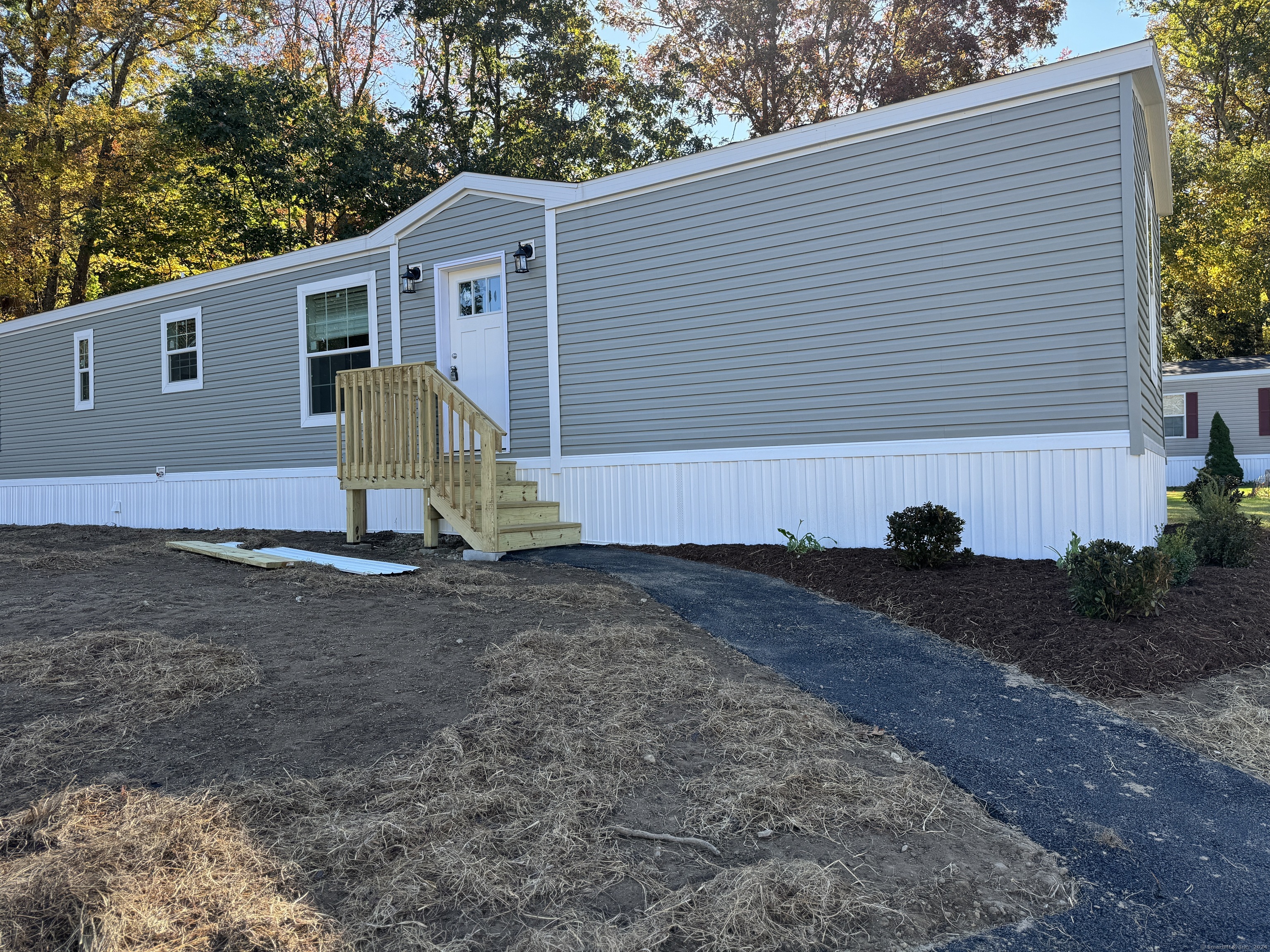 53 Mary Belle Drive, Mansfield, Connecticut - 2 Bedrooms  
1 Bathrooms  
4 Rooms - 