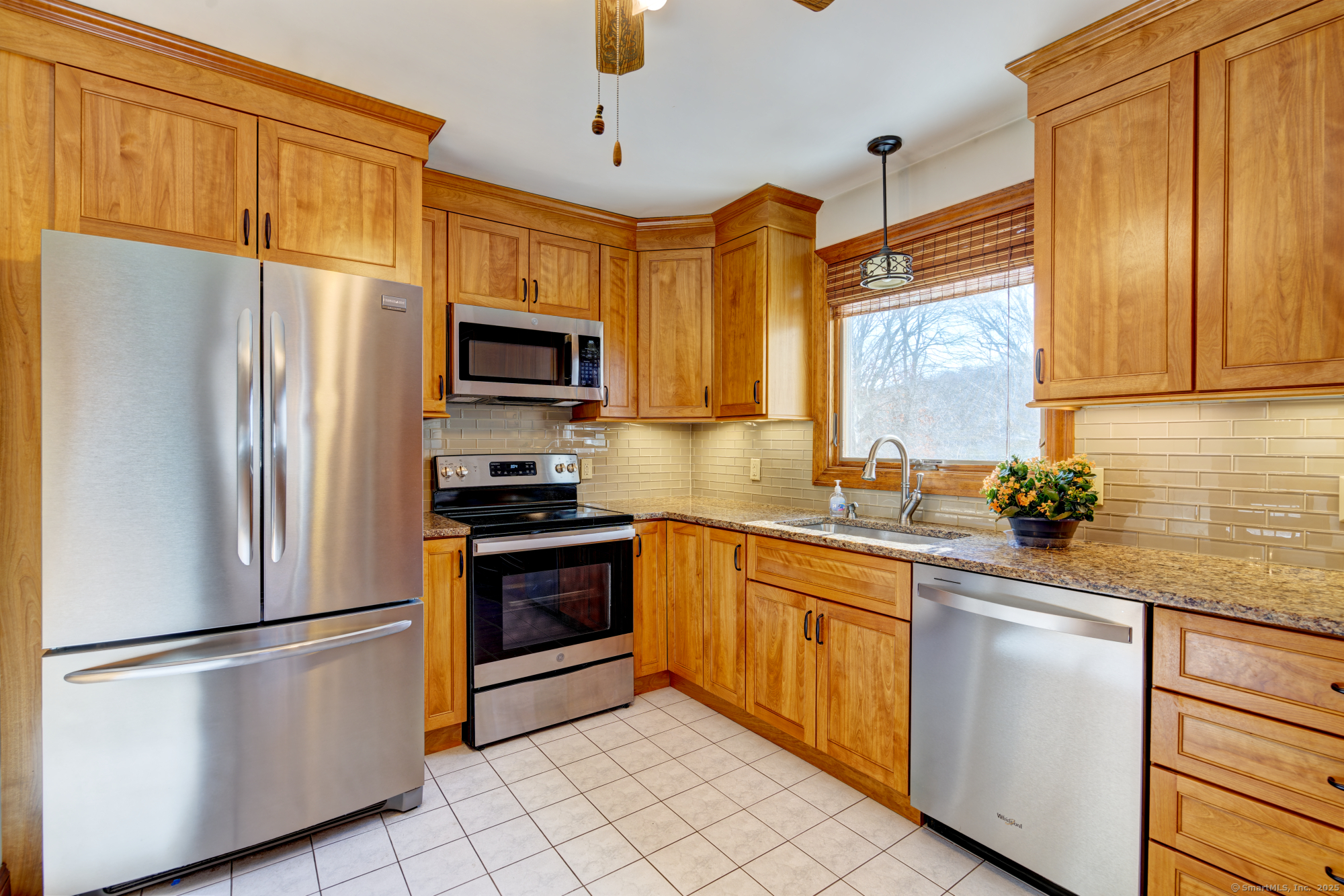 44 Walnut Hill Road, East Lyme, Connecticut image 6