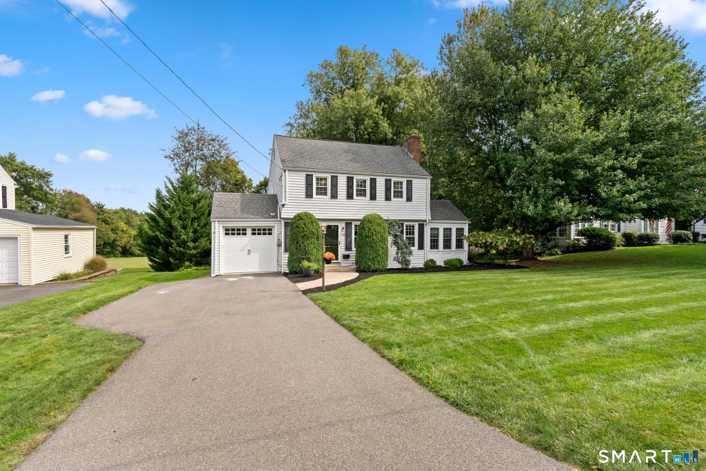 Photo of 48 Wells Farm Drive, Wethersfield, CT 06109 (MLS # 24207456)