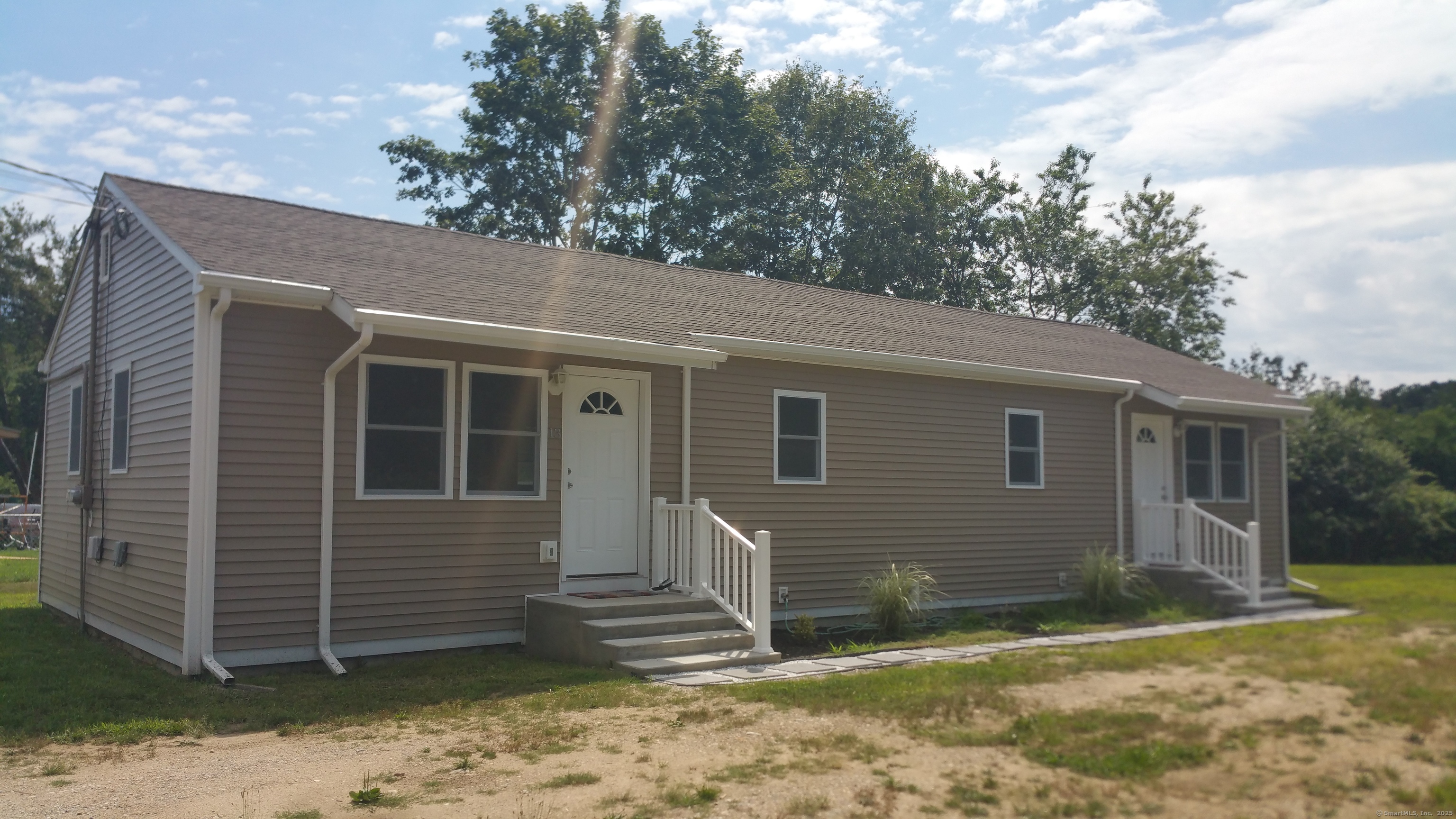 Rental Property at Elizabeth Court, Groton, Connecticut - Bedrooms: 2 
Bathrooms: 1 
Rooms: 4  - $1,700 MO.