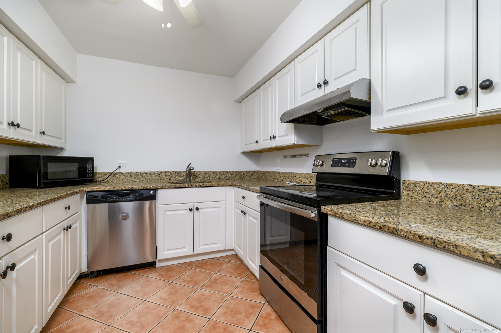 37 Greenwich Avenue #APT 1-2, Stamford, Connecticut image 2