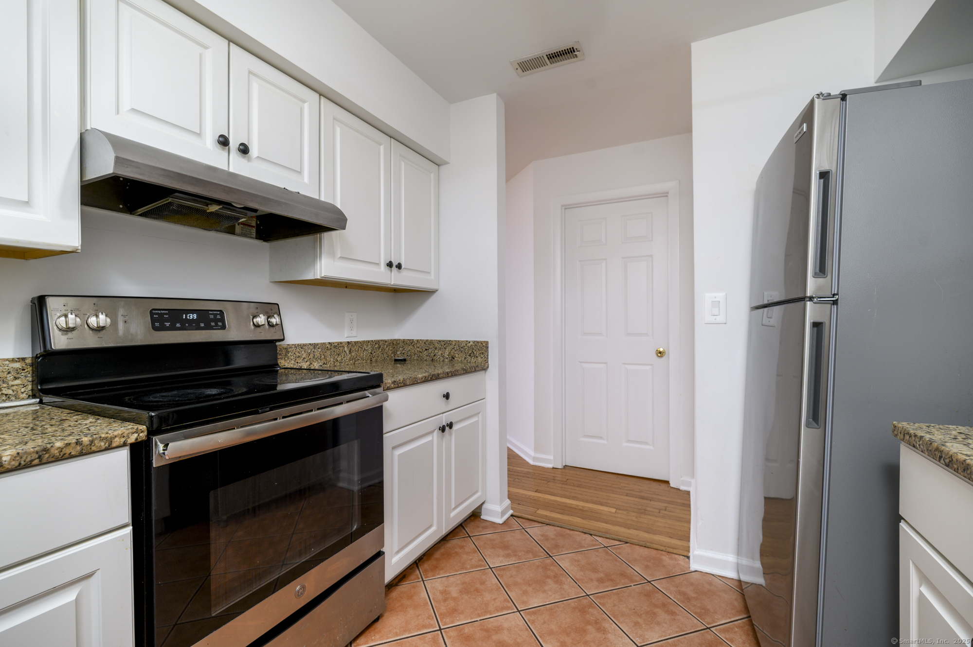 37 Greenwich Avenue #APT 1-2, Stamford, Connecticut image 3