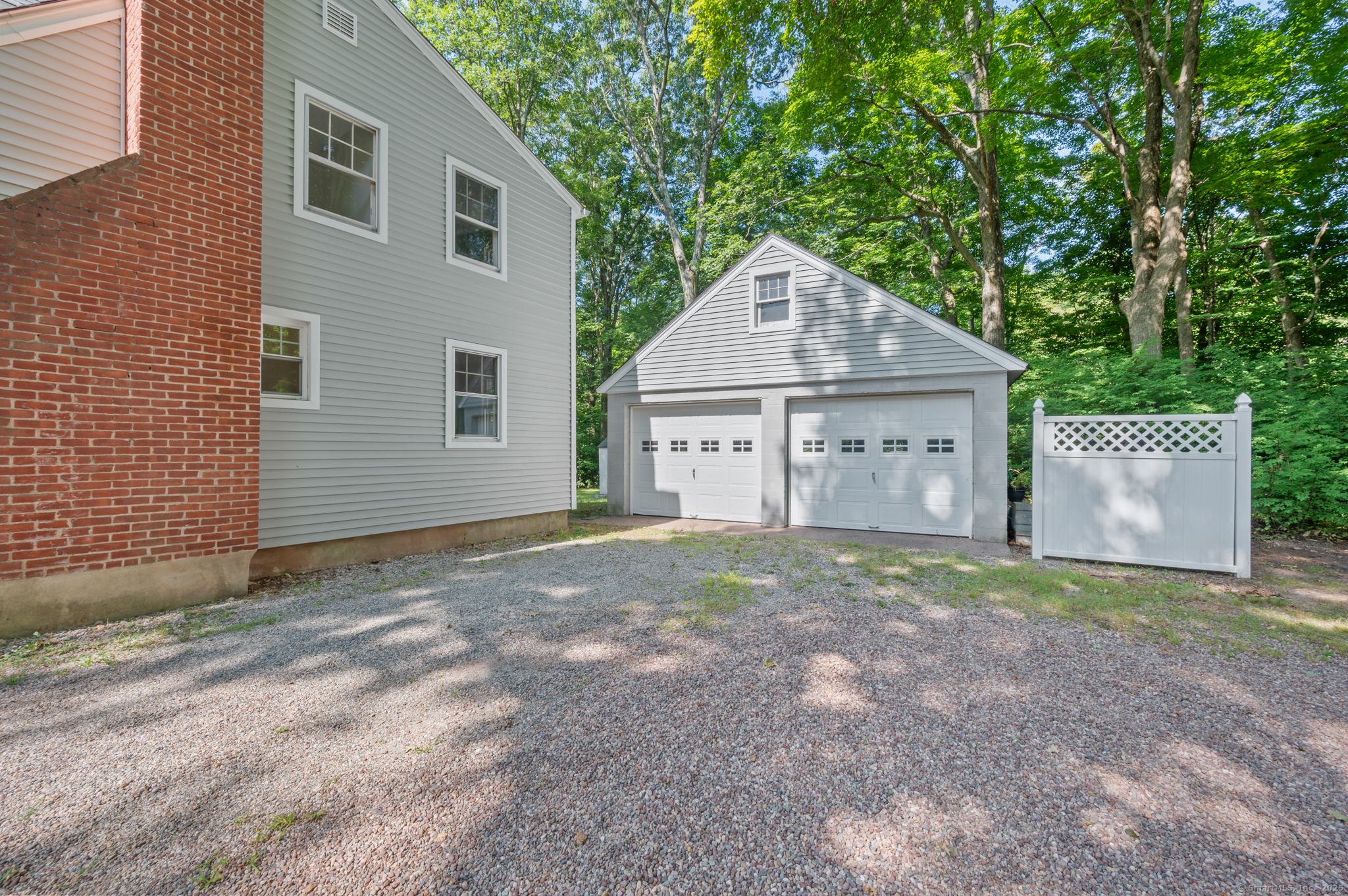 381 Bell Street