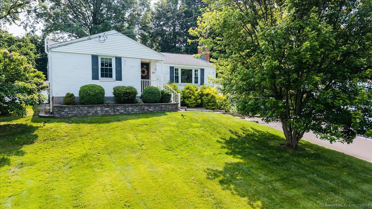 Property for Sale at Davenport Road, West Hartford, Connecticut - Bedrooms: 4 
Bathrooms: 2 
Rooms: 7  - $439,000